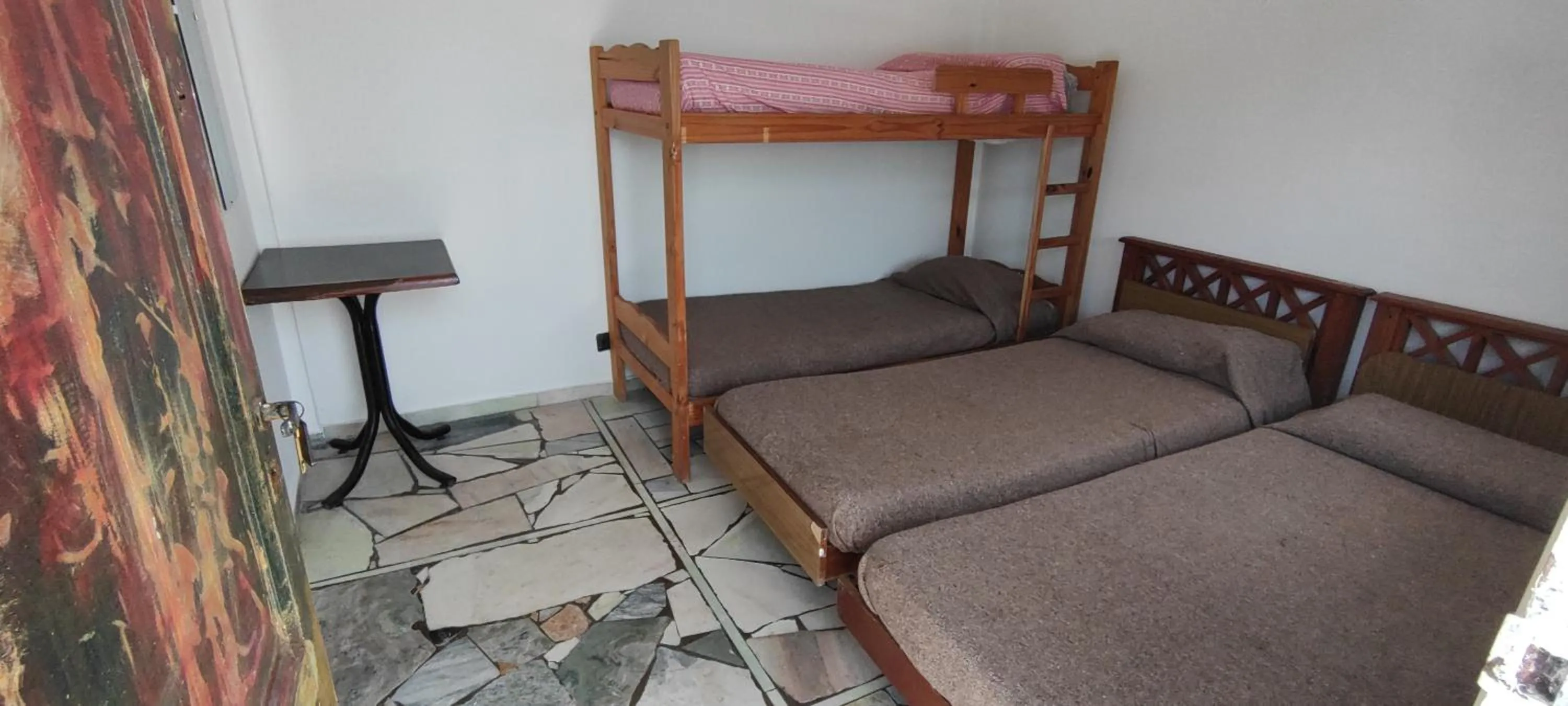 Photo of the whole room, Bed in Hostel Megaró