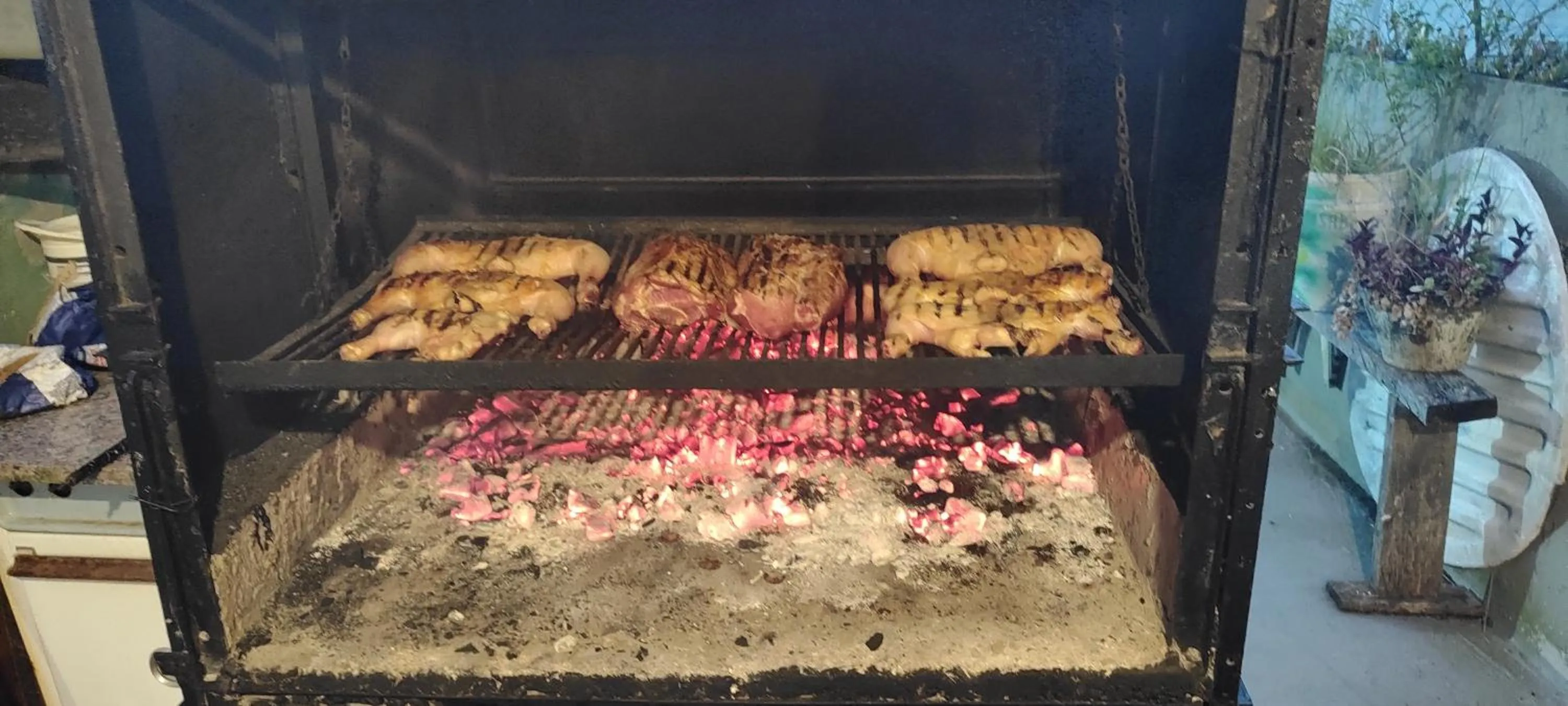 BBQ facilities in Hostel Megaró