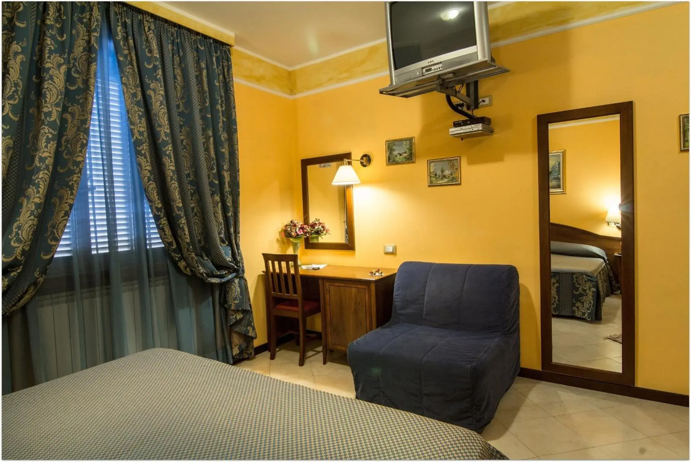 Double or Twin Room in B&B Degli Amici Double or Twin Room in B&B Degli Amici