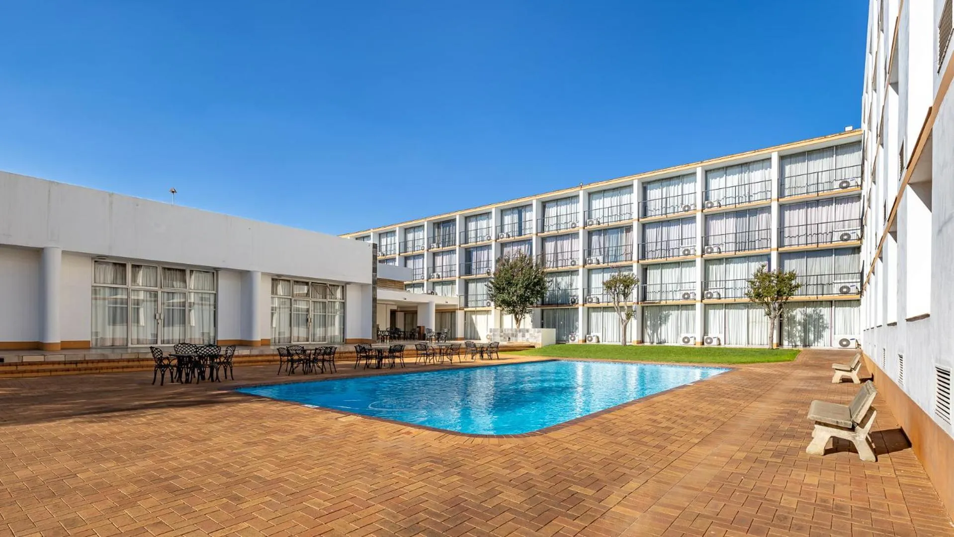 Property building in African Sky Ermelo Inn