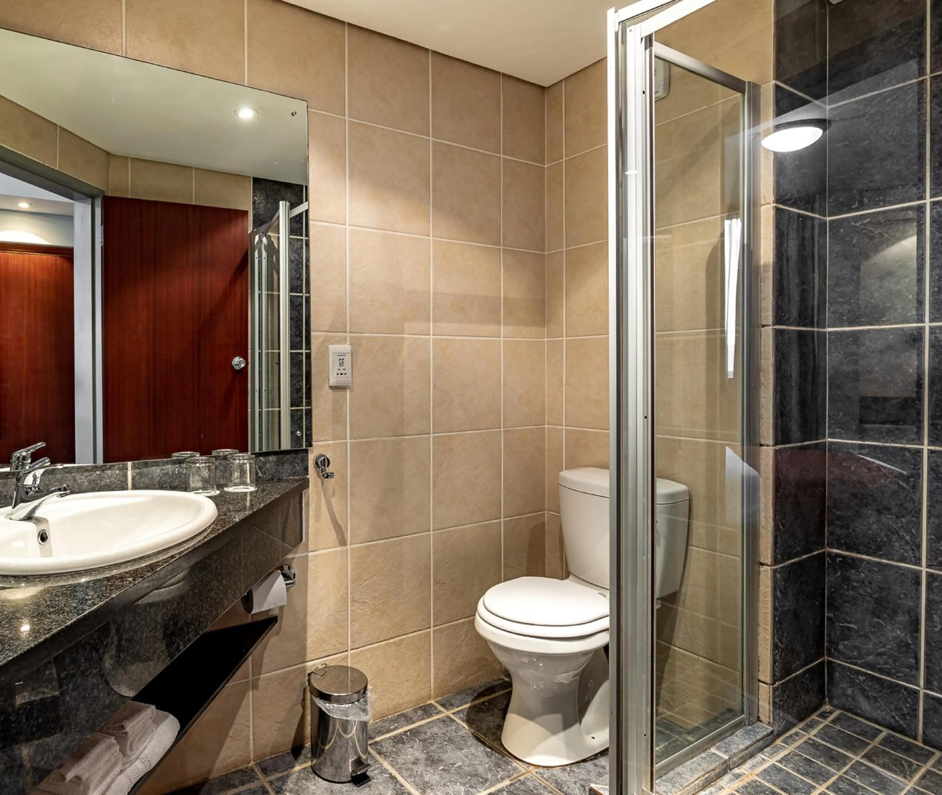 Shower in African Sky Ermelo Inn