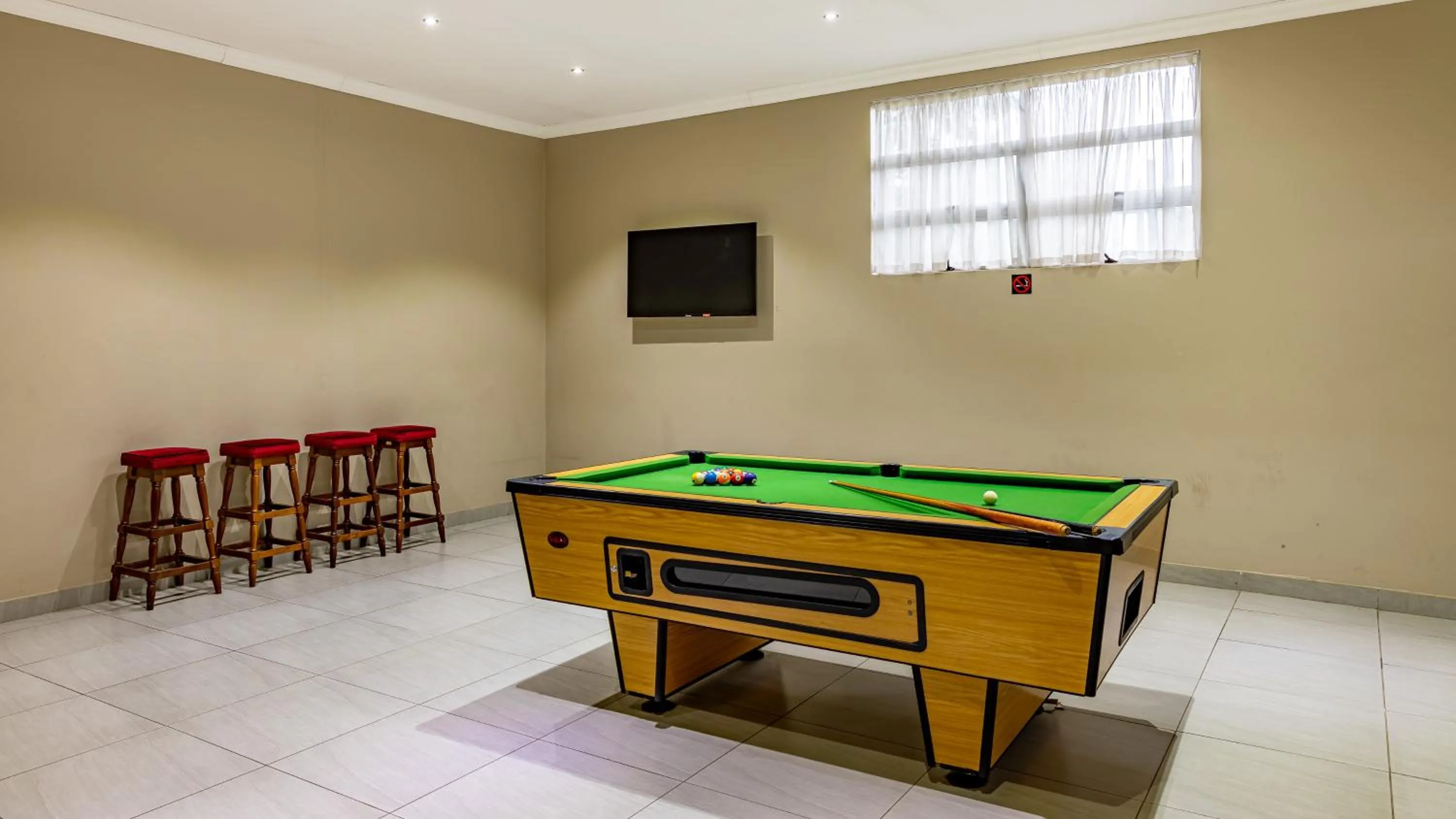 Billiard in African Sky Ermelo Inn