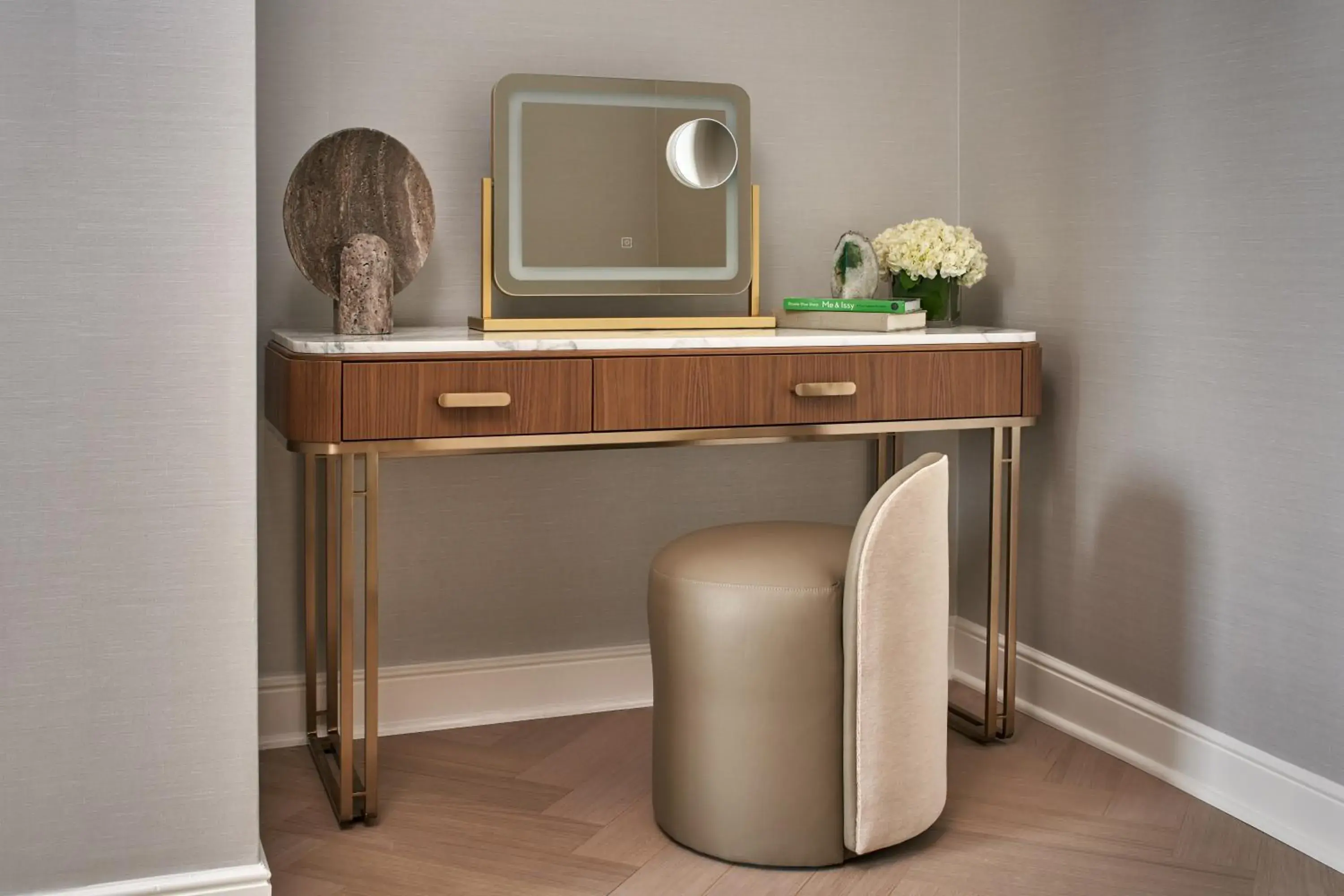 Georgetown One-Bedroom Suite in Four Seasons Washington DC Georgetown One-Bedroom Suite in Four Seasons Washington DC