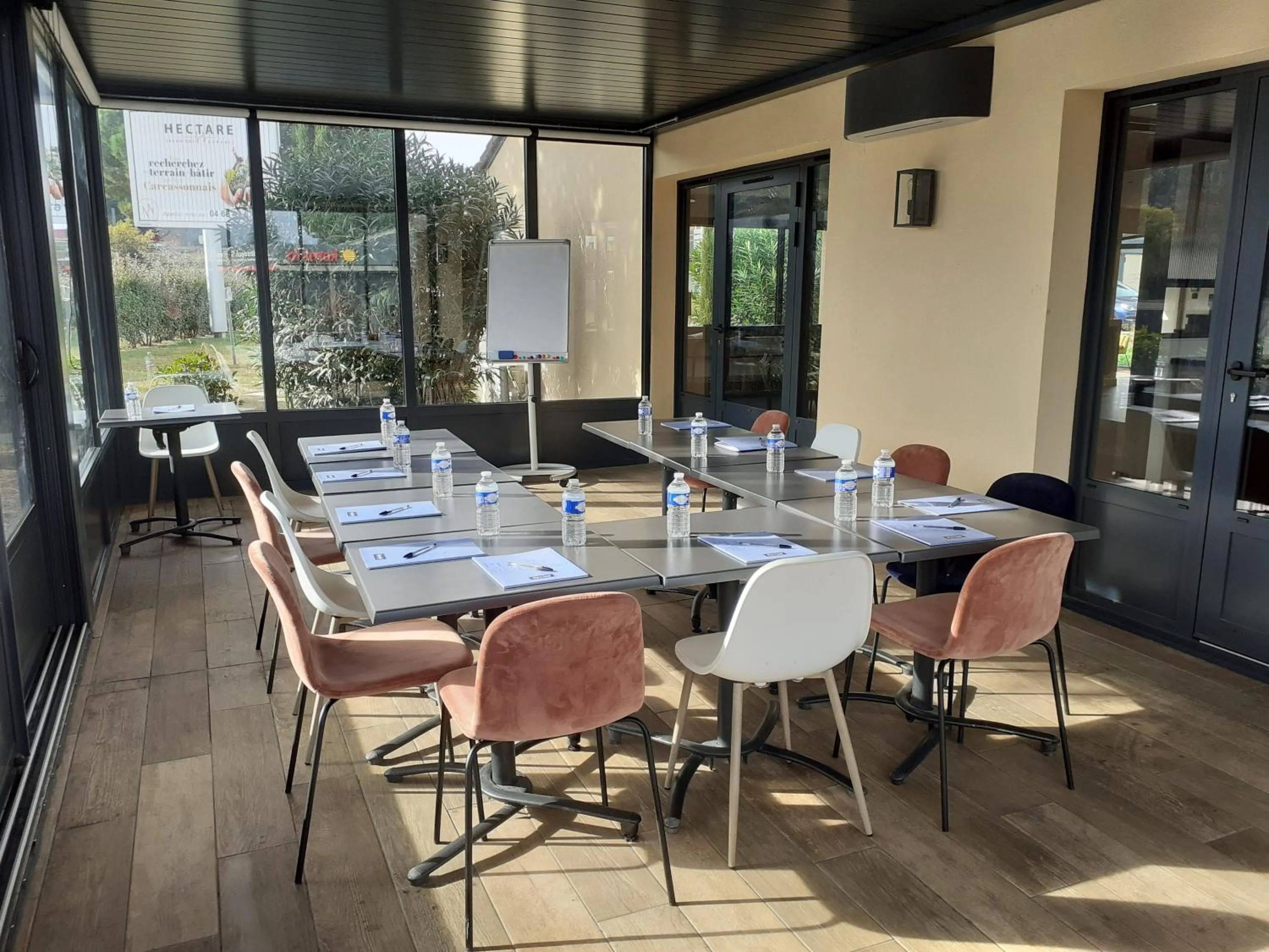 Restaurant/places to eat in Kyriad Carcassonne - Aéroport