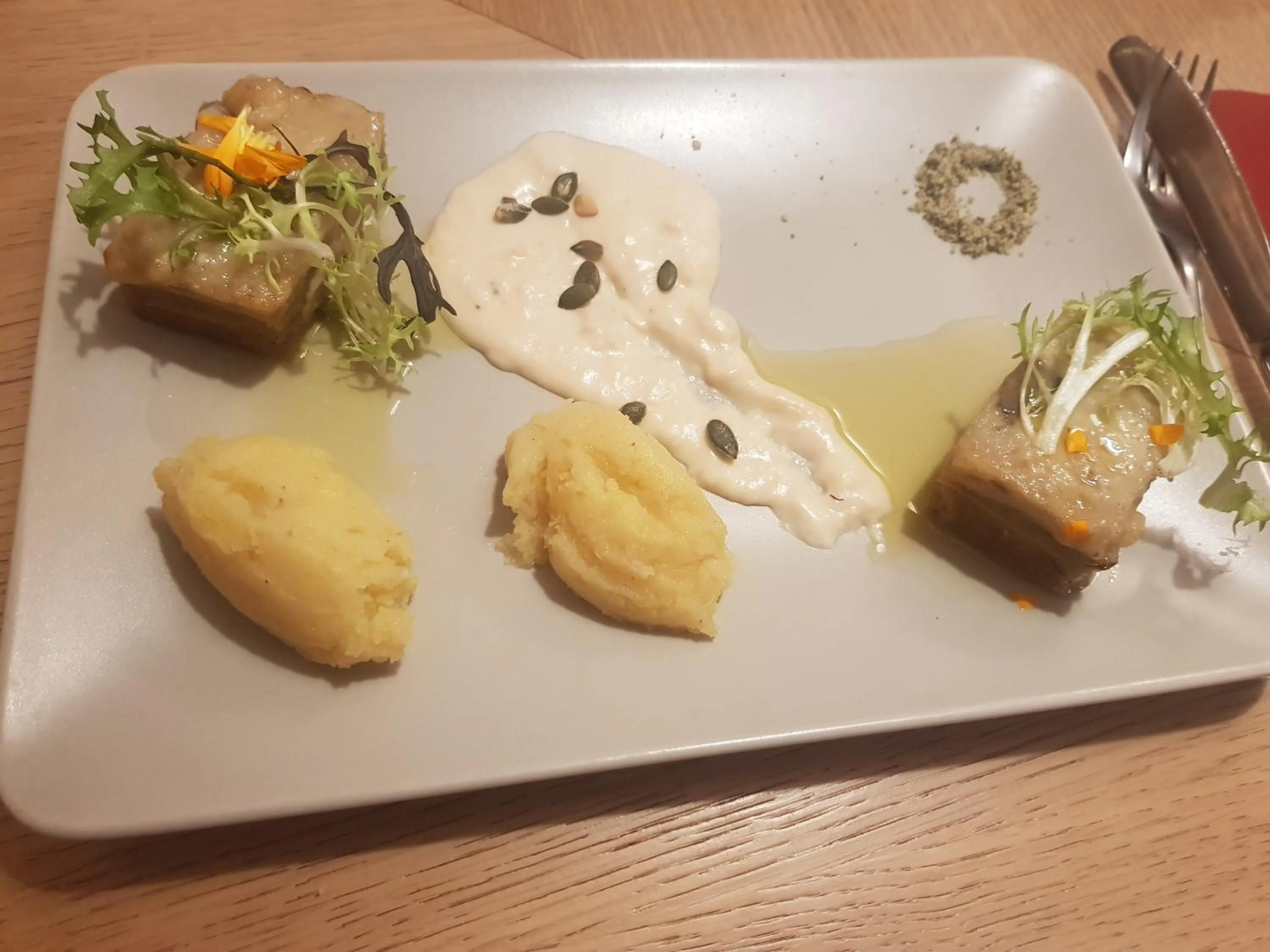 Restaurant/places to eat in Kyriad Carcassonne - Aéroport