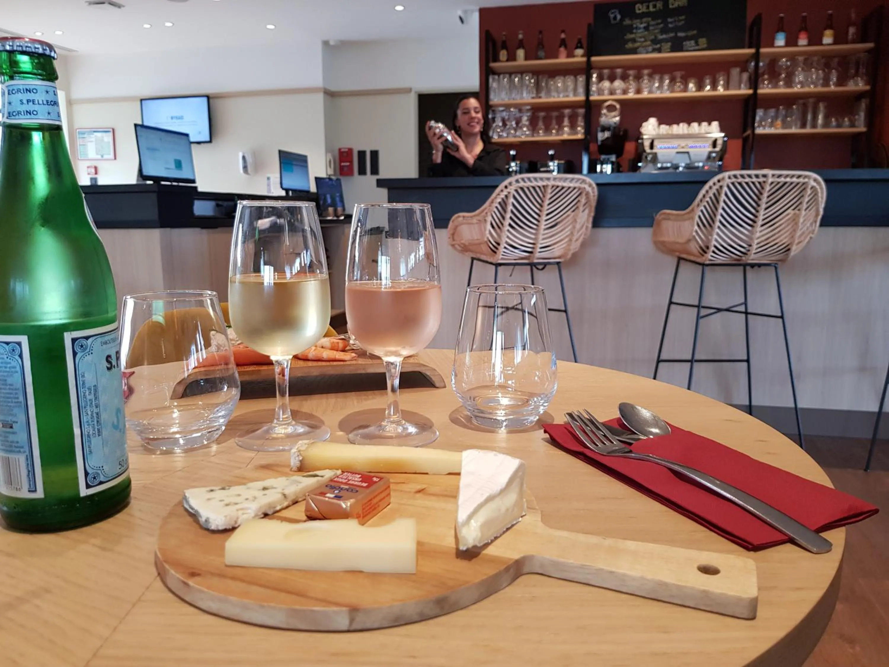 Restaurant/places to eat in Kyriad Carcassonne - Aéroport