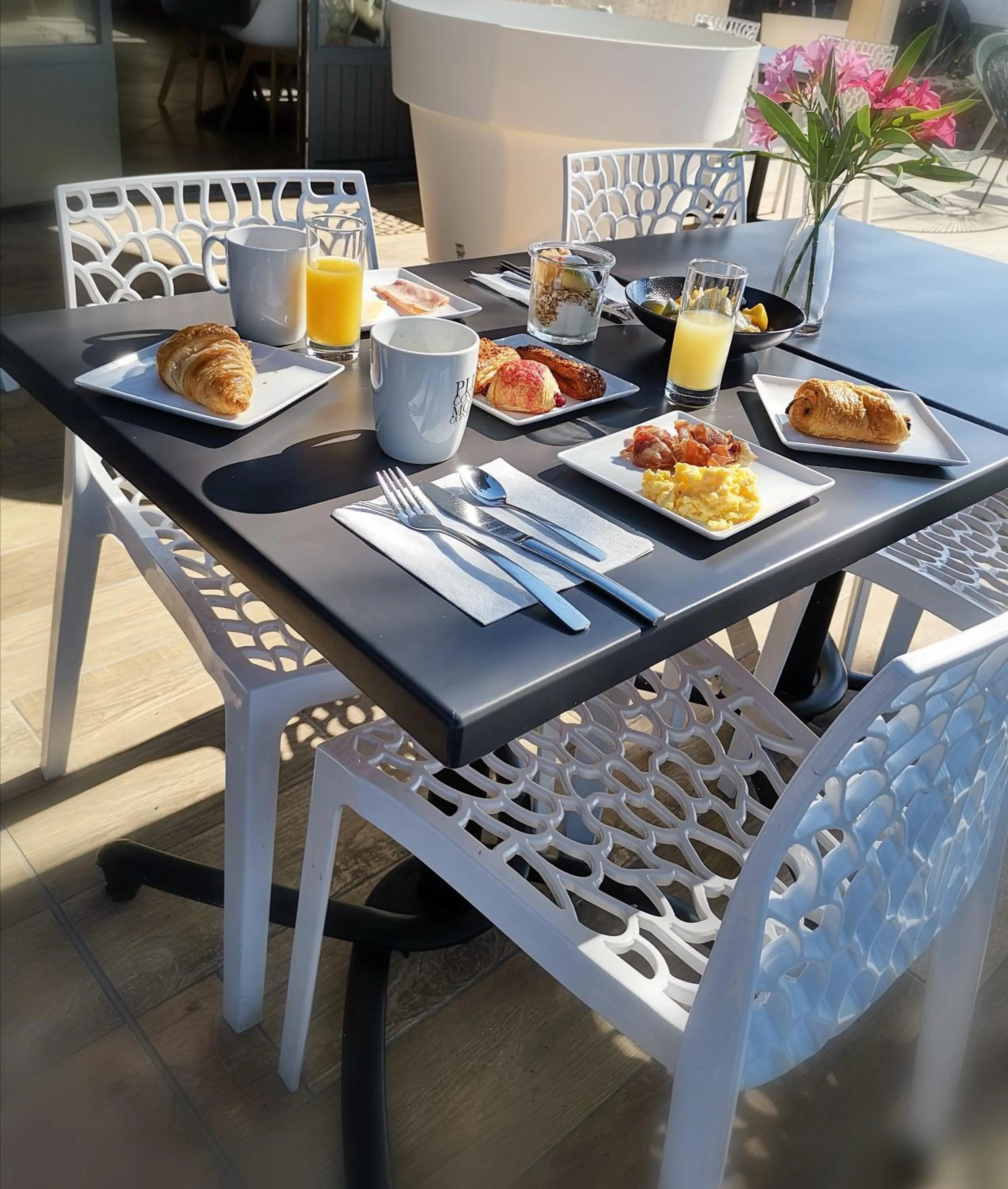Patio in Kyriad Carcassonne - Aéroport