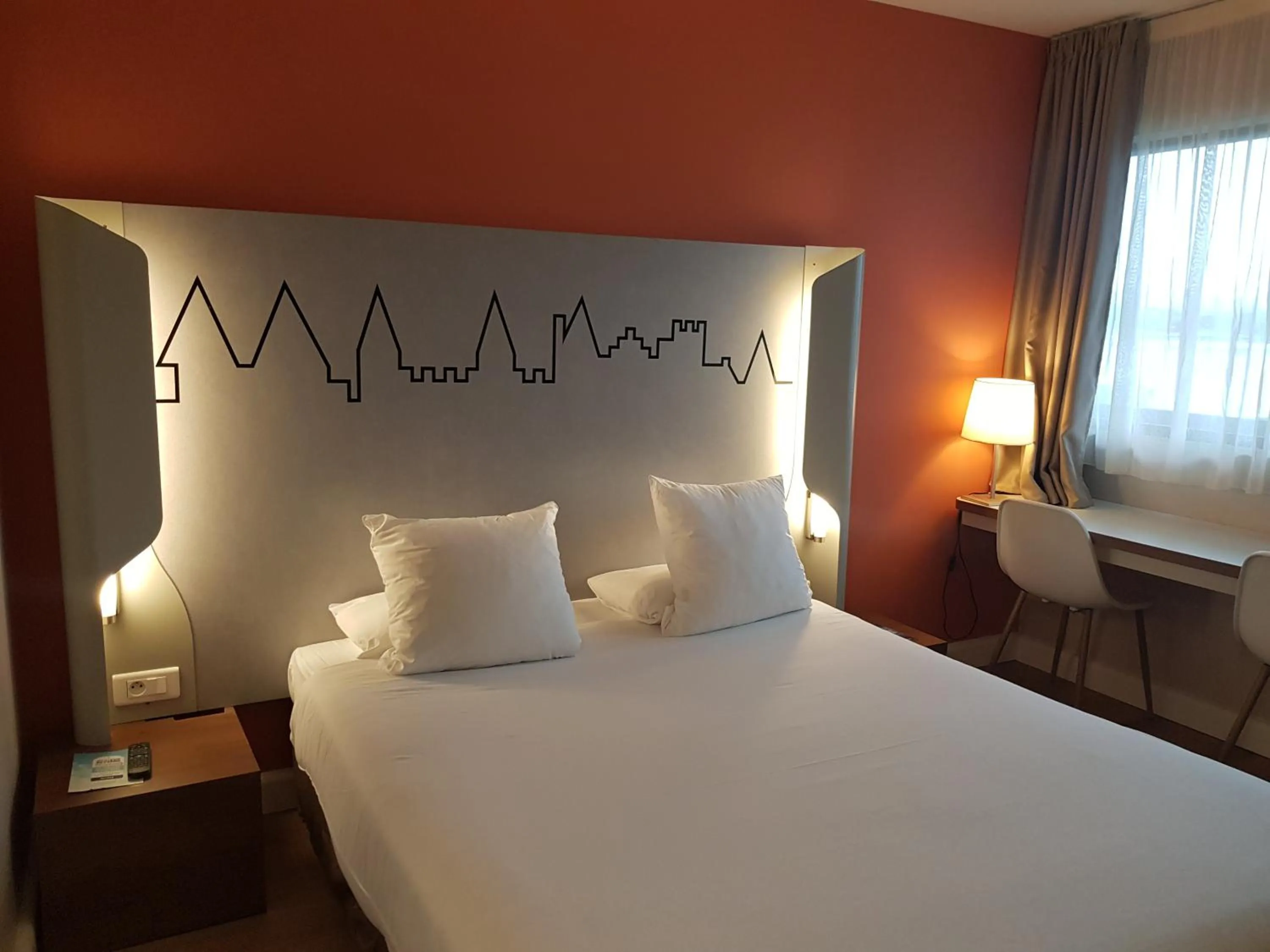 Bedroom, Bed in Kyriad Carcassonne - Aéroport