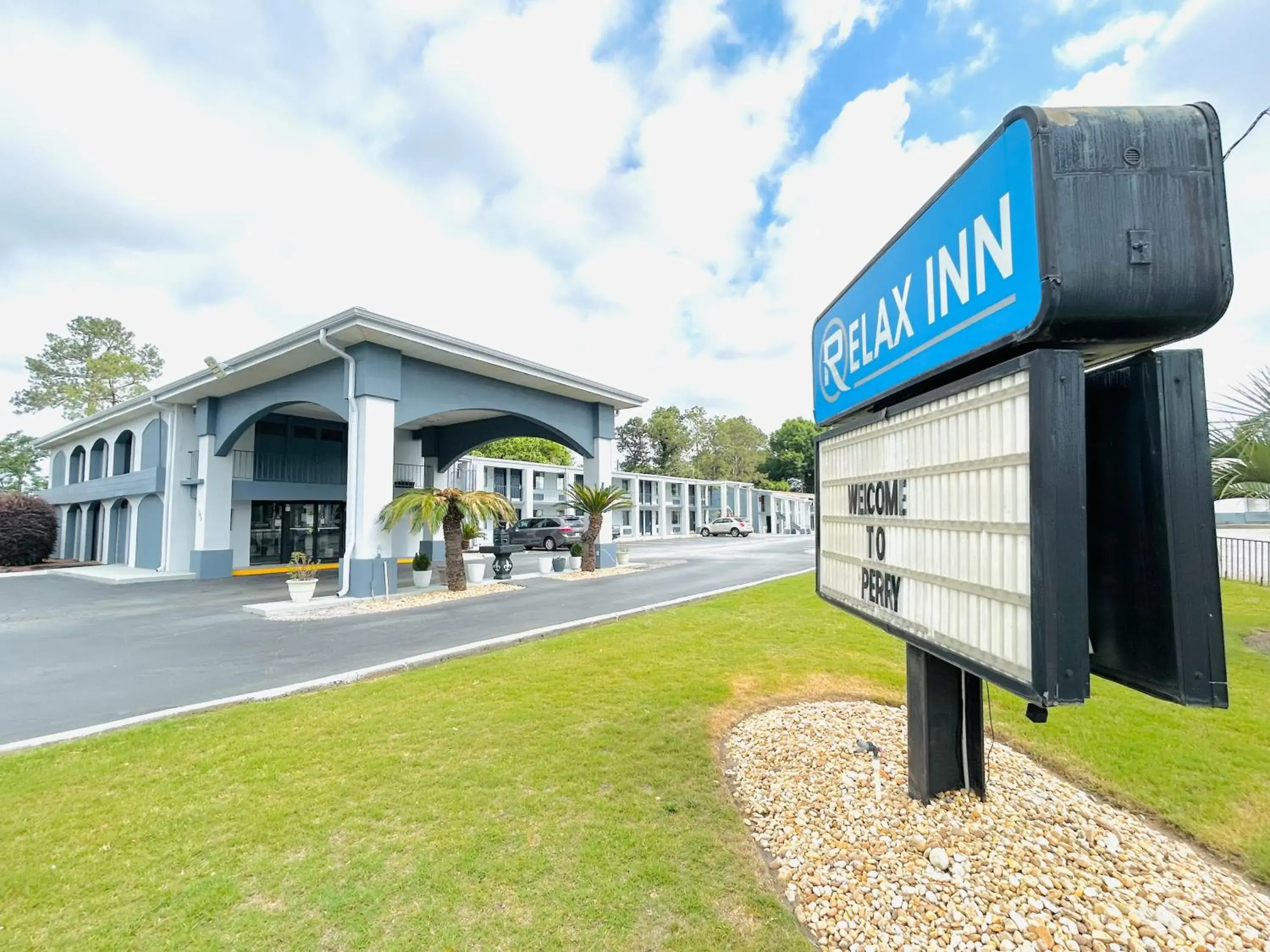 Facade/entrance in Relax Inn Perry National Fairgrounds Area I-75 Facade/entrance in Relax Inn Perry National Fairgrounds Area I-75