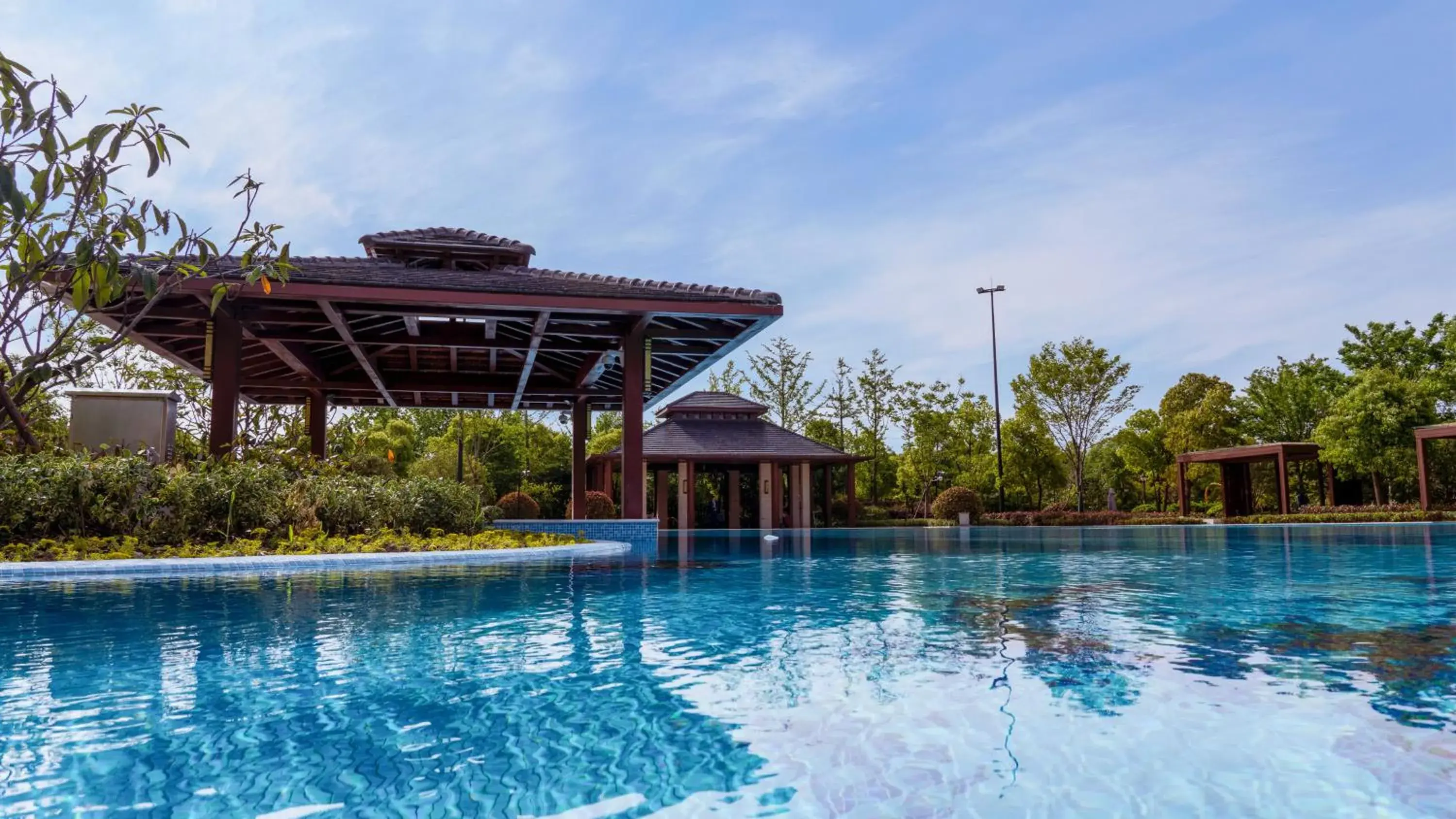 Swimming pool in Crowne Plaza Huzhou by IHG Swimming pool in Crowne Plaza Huzhou by IHG