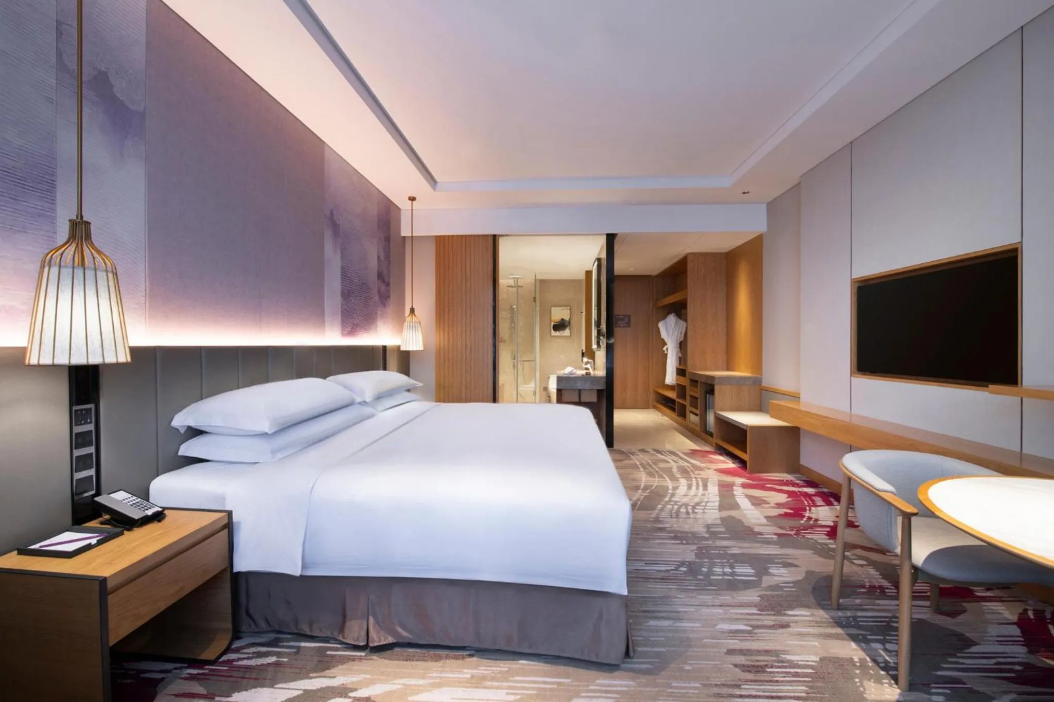 Photo of the whole room, Bed in Crowne Plaza Huzhou by IHG