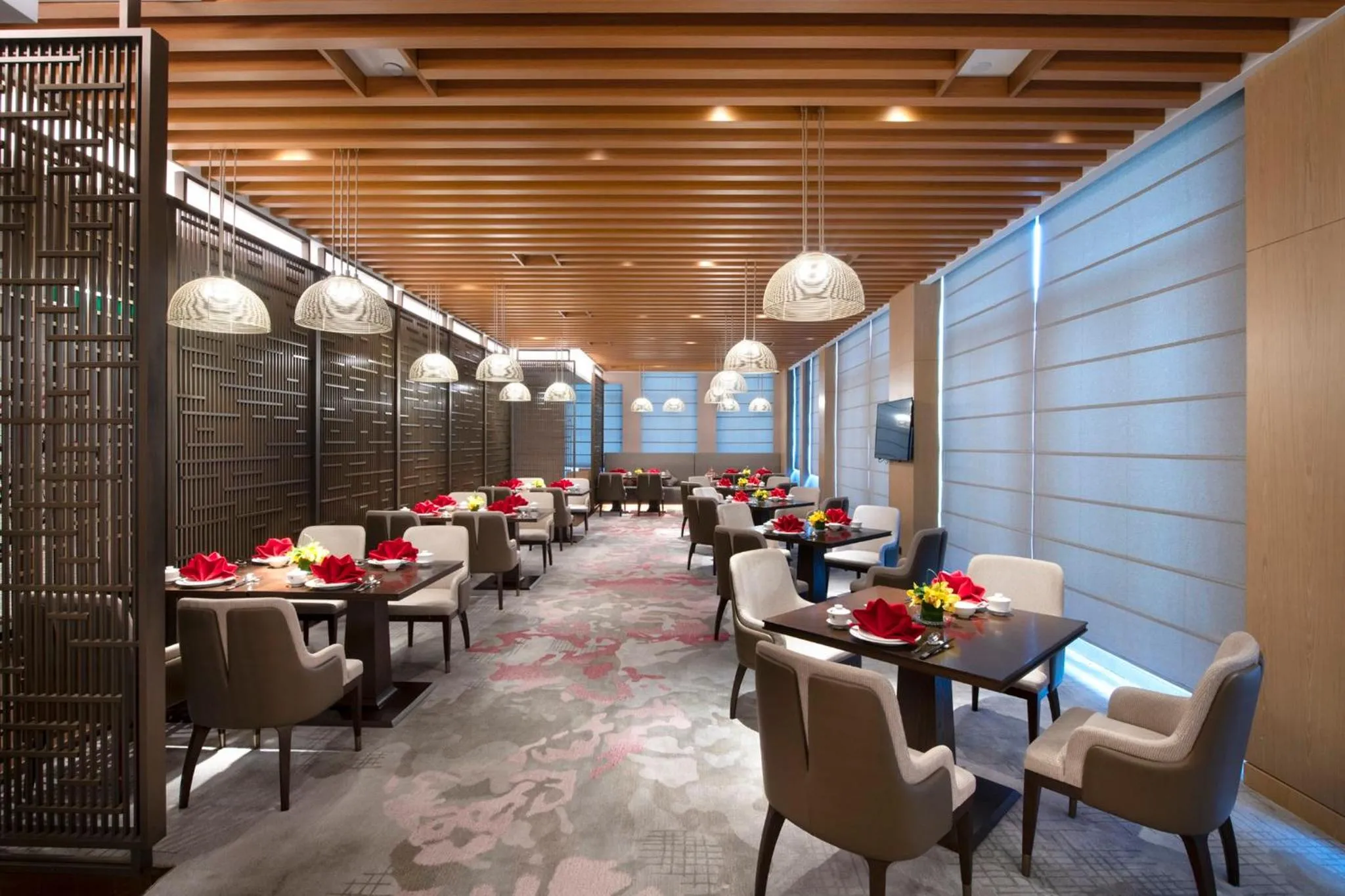 Restaurant/places to eat in Crowne Plaza Huzhou by IHG