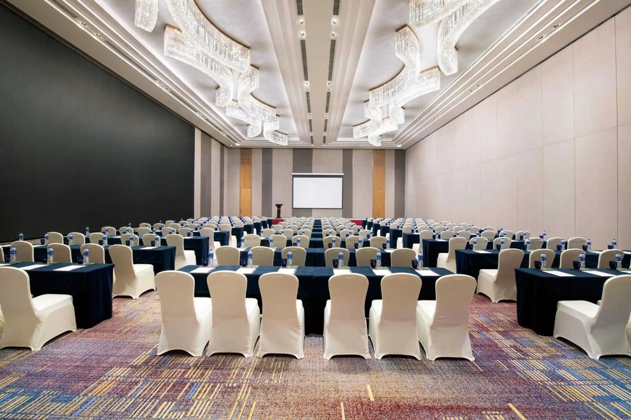 Banquet/Function facilities in Crowne Plaza Huzhou by IHG
