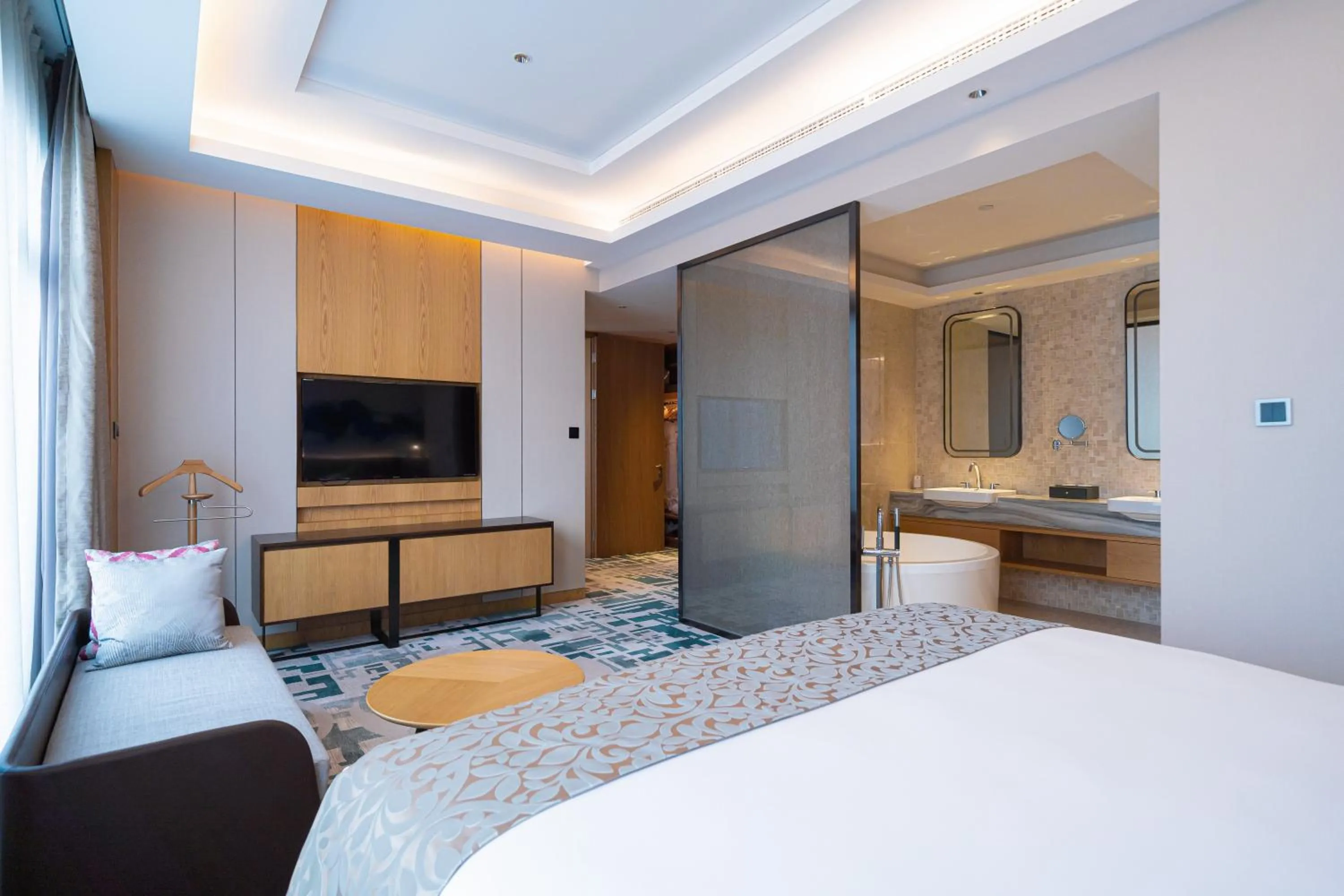 Bedroom, Bed in Crowne Plaza Huzhou by IHG