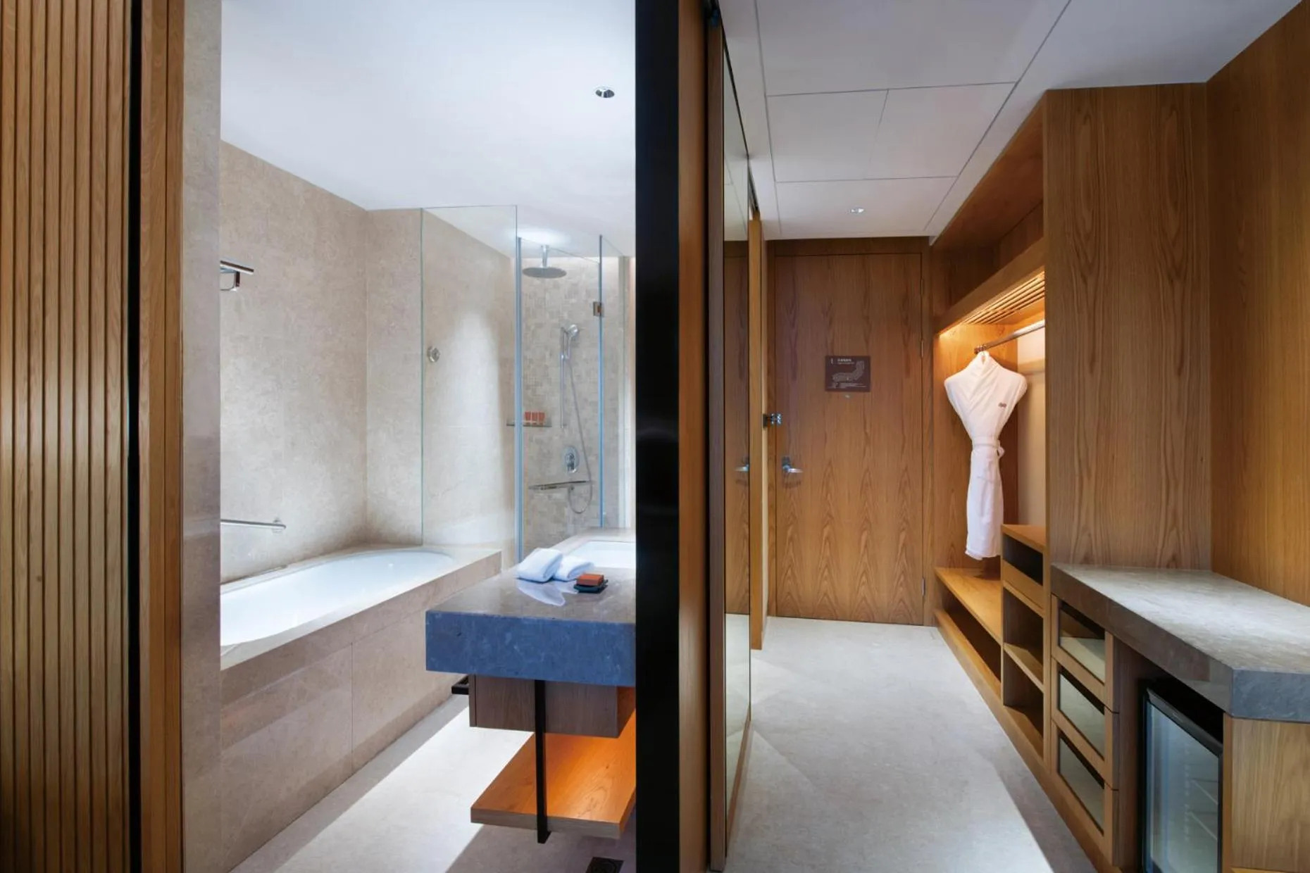 Property building, Bed in Crowne Plaza Huzhou by IHG