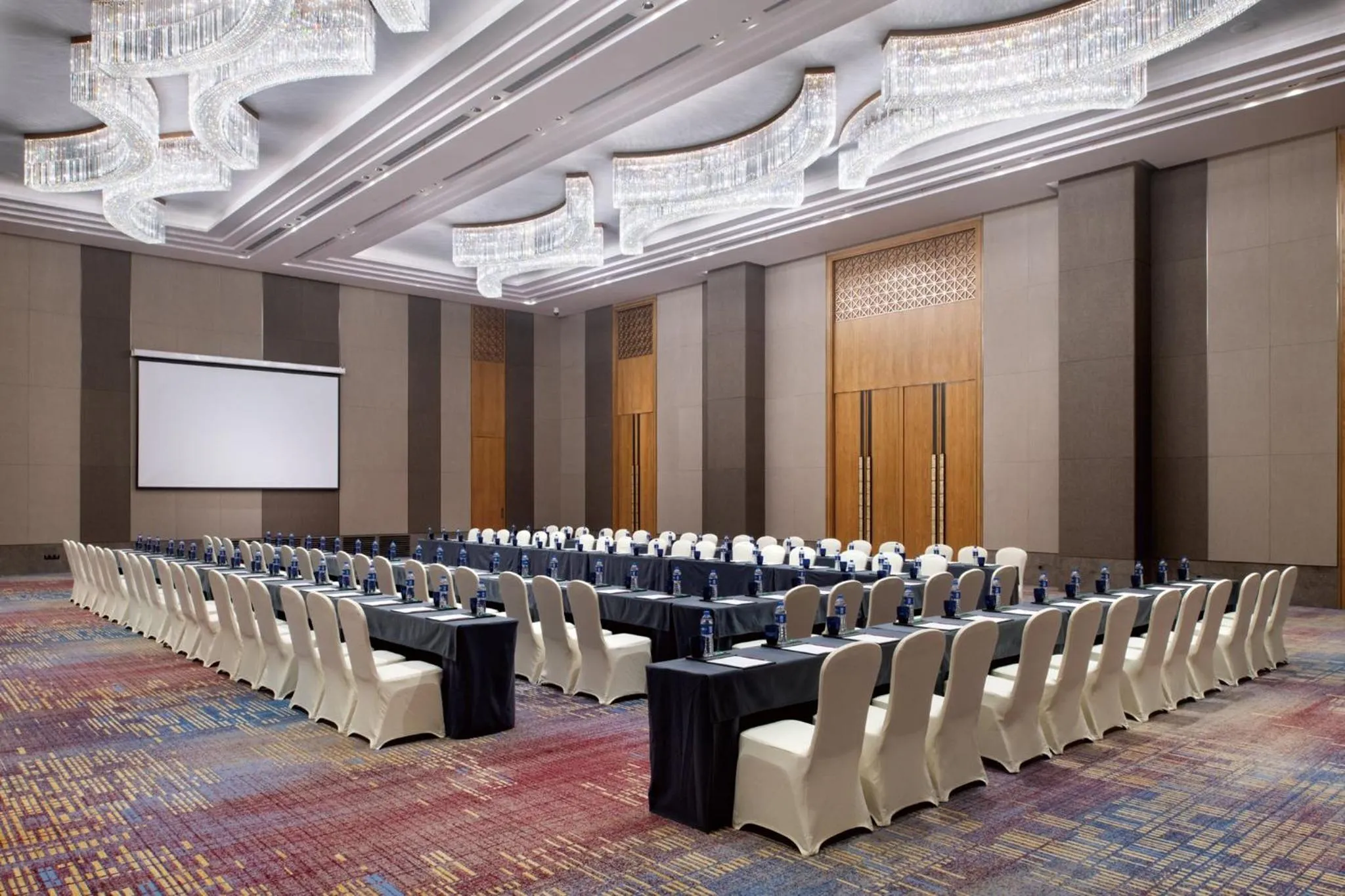 Meeting/conference room in Crowne Plaza Huzhou by IHG