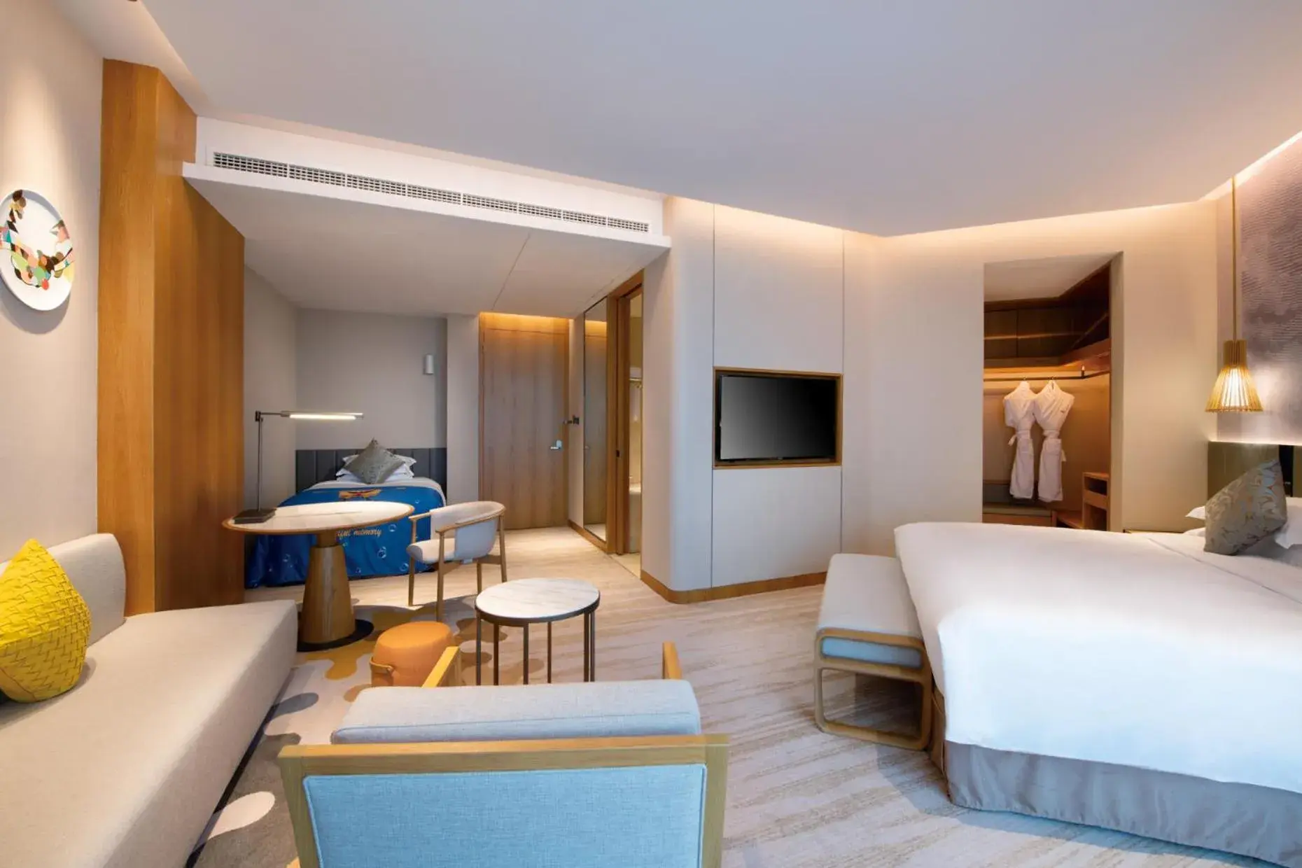 Photo of the whole room, Bed in Crowne Plaza Huzhou by IHG Photo of the whole room, Bed in Crowne Plaza Huzhou by IHG