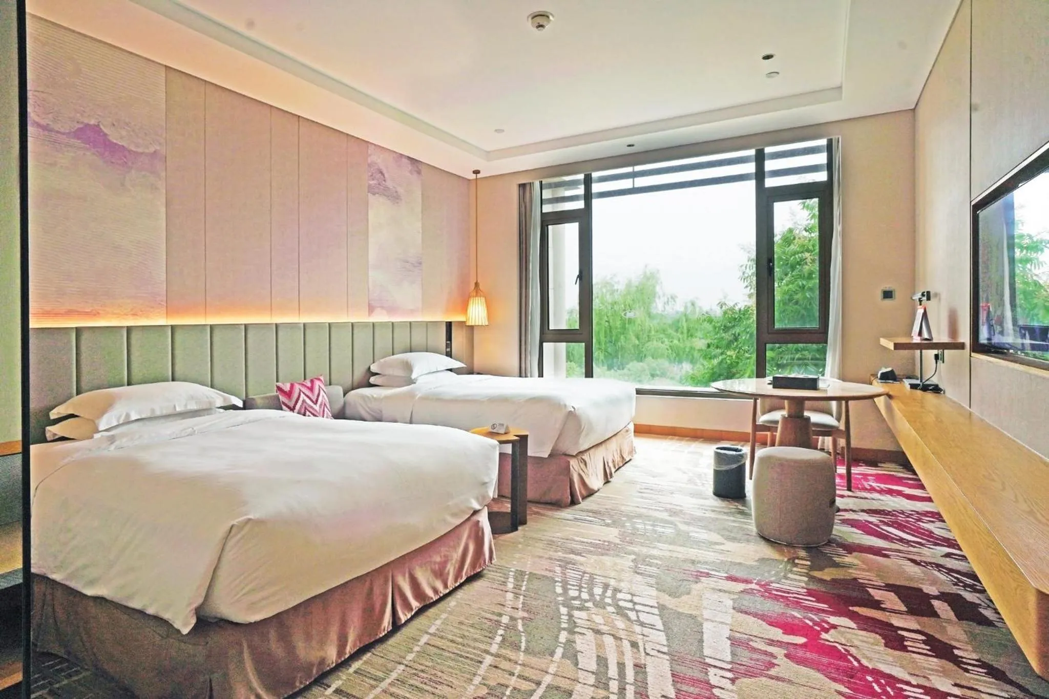 Photo of the whole room, Bed in Crowne Plaza Huzhou by IHG