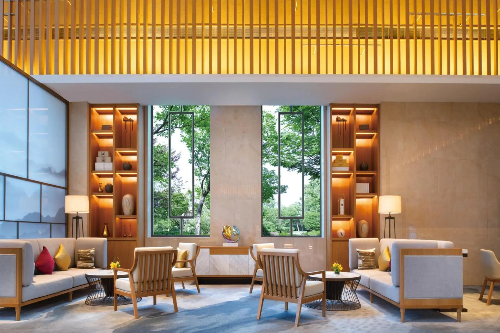 Lounge or bar in Crowne Plaza Huzhou by IHG