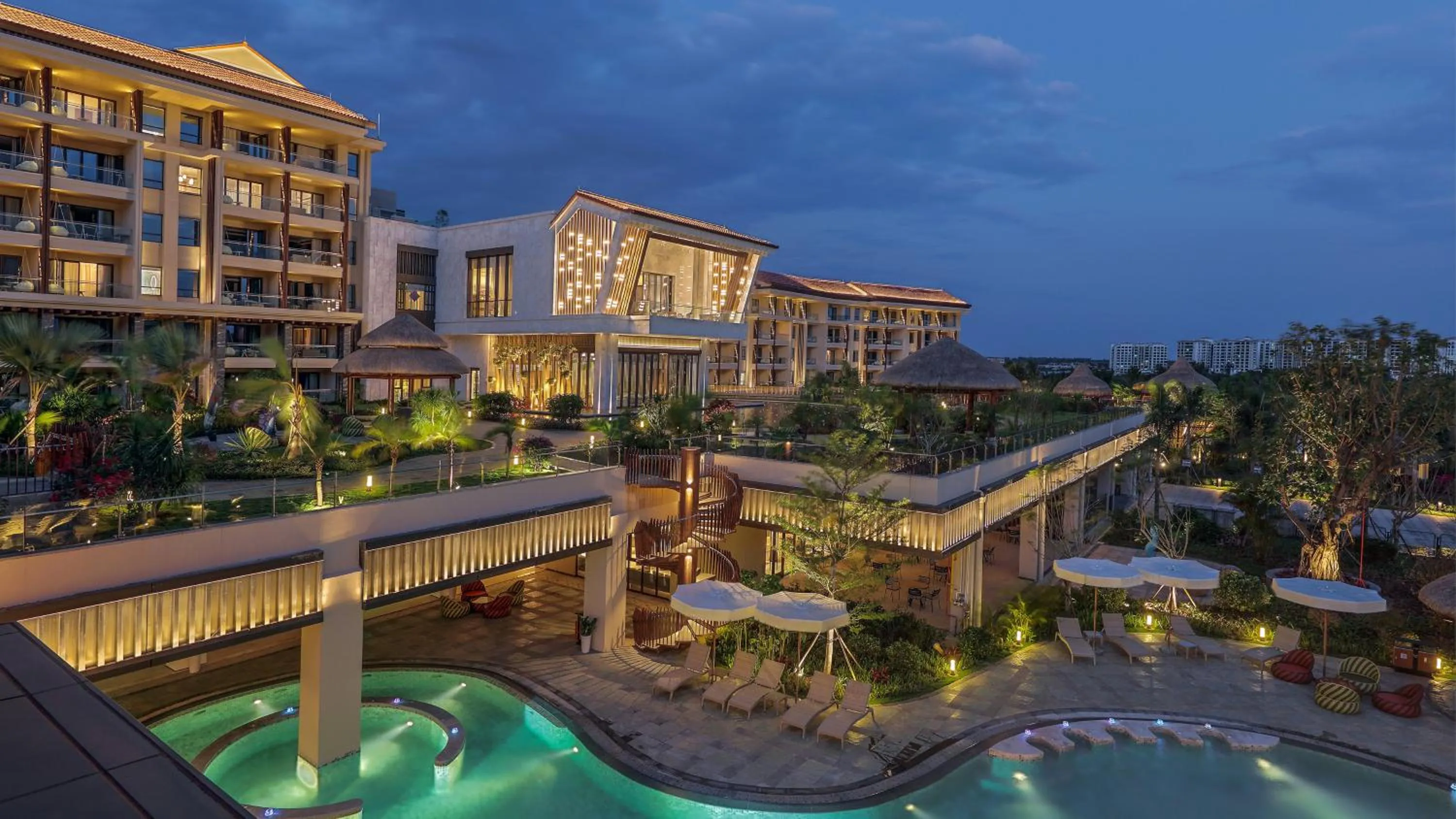 Swimming pool in Holiday Inn Resort Qionghai Guantang by IHG