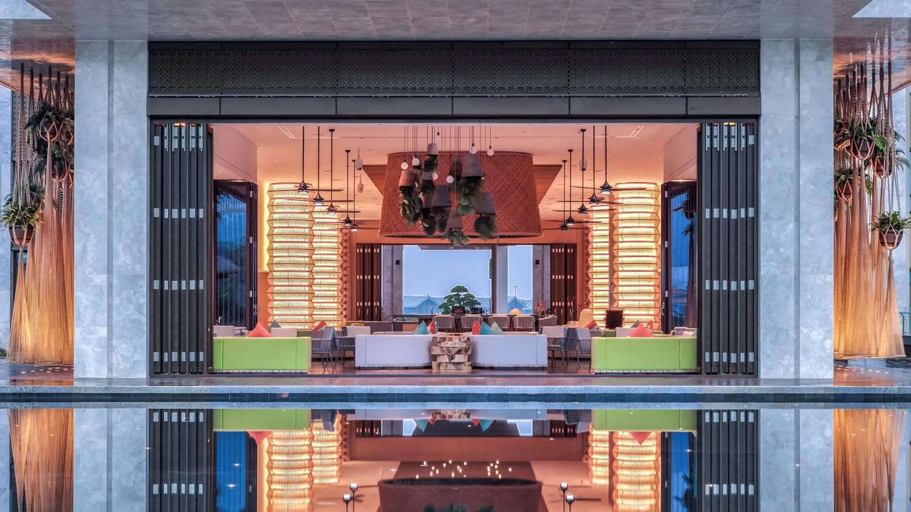 Restaurant/places to eat in Holiday Inn Resort Qionghai Guantang by IHG Restaurant/places to eat in Holiday Inn Resort Qionghai Guantang by IHG