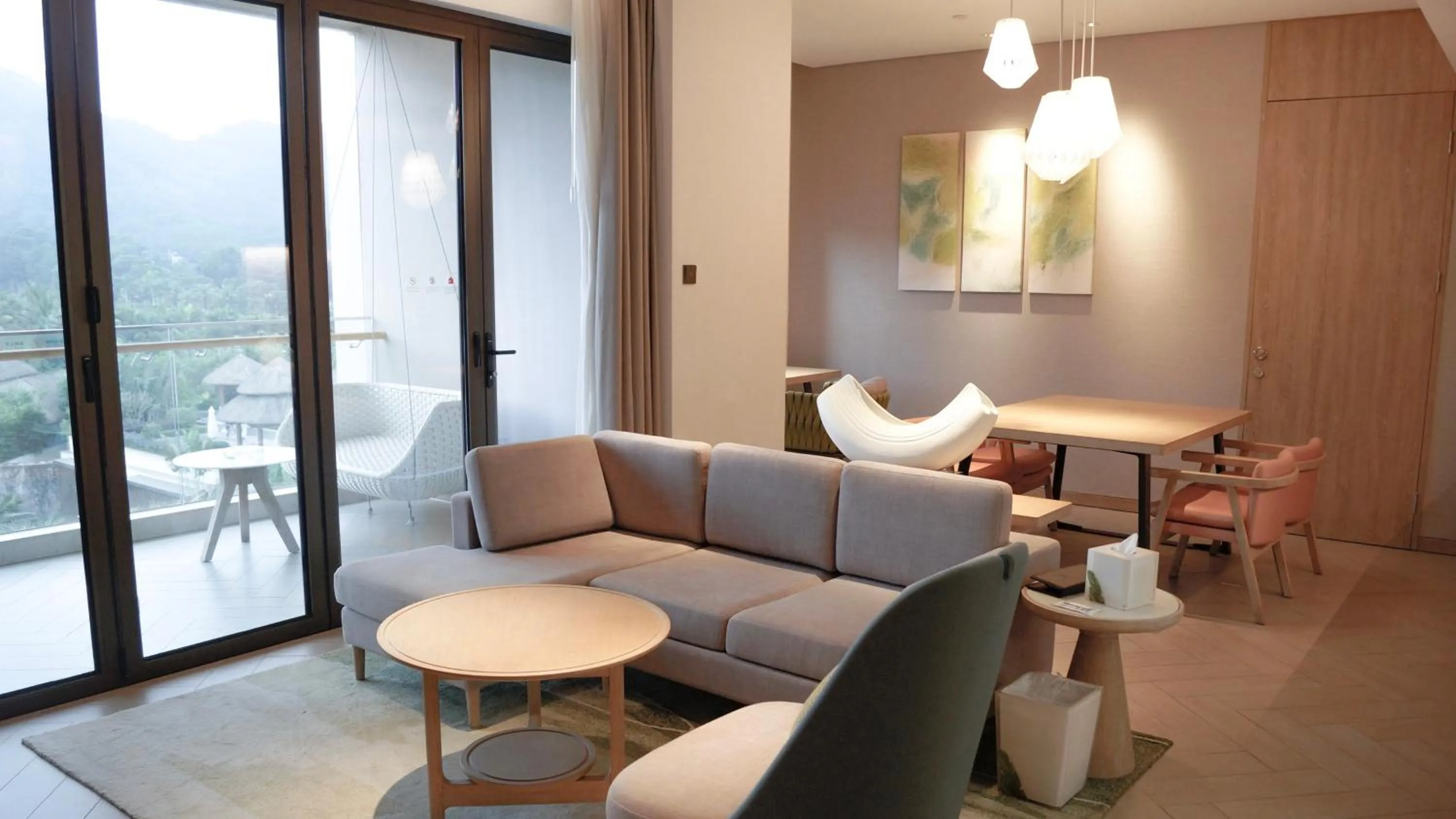 Photo of the whole room in Holiday Inn Resort Qionghai Guantang by IHG