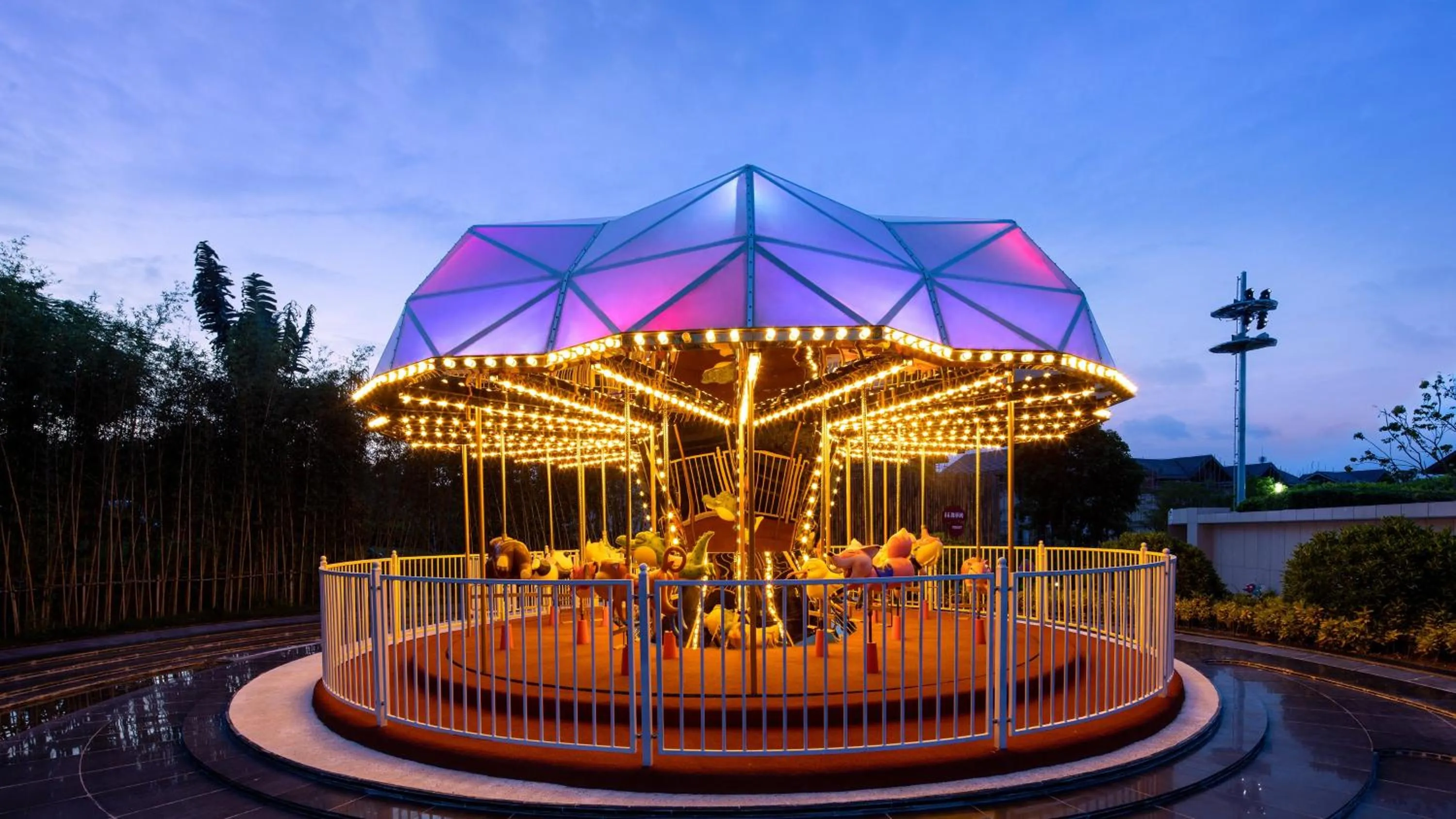 Area and facilities in Holiday Inn Resort Qionghai Guantang by IHG