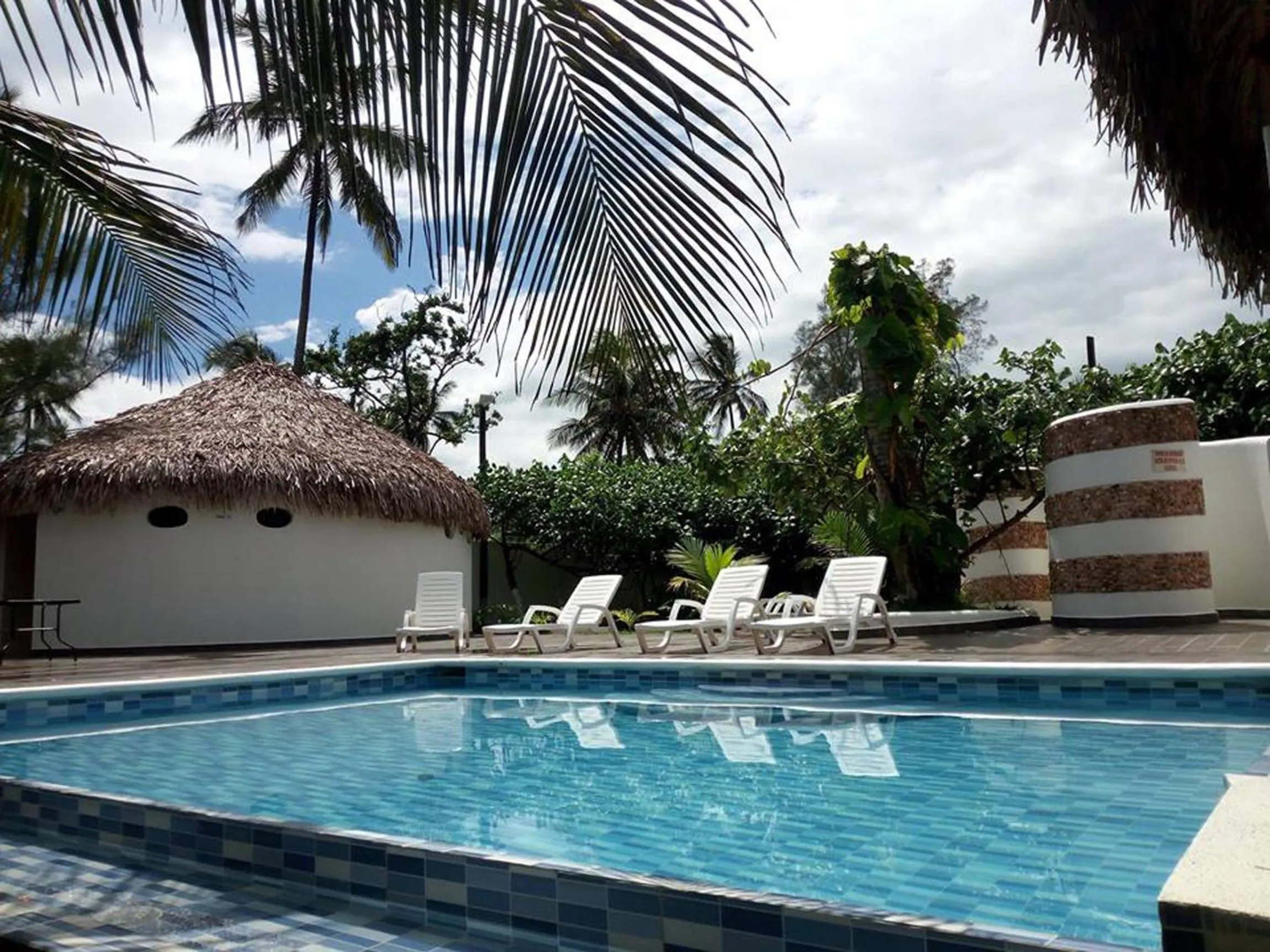 Swimming pool in Bon Jesus Hotel