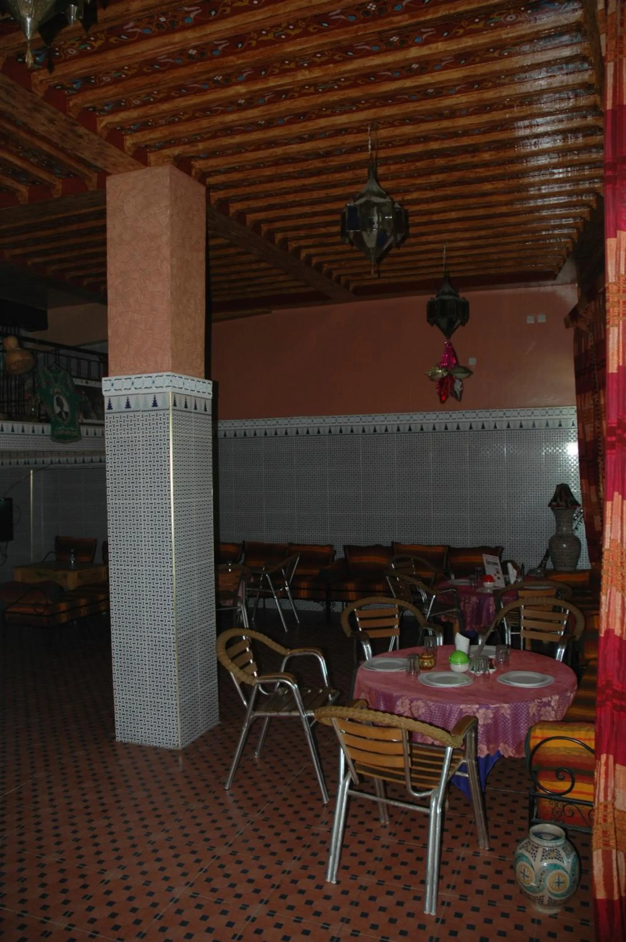 Restaurant/places to eat in Bab Al Madina