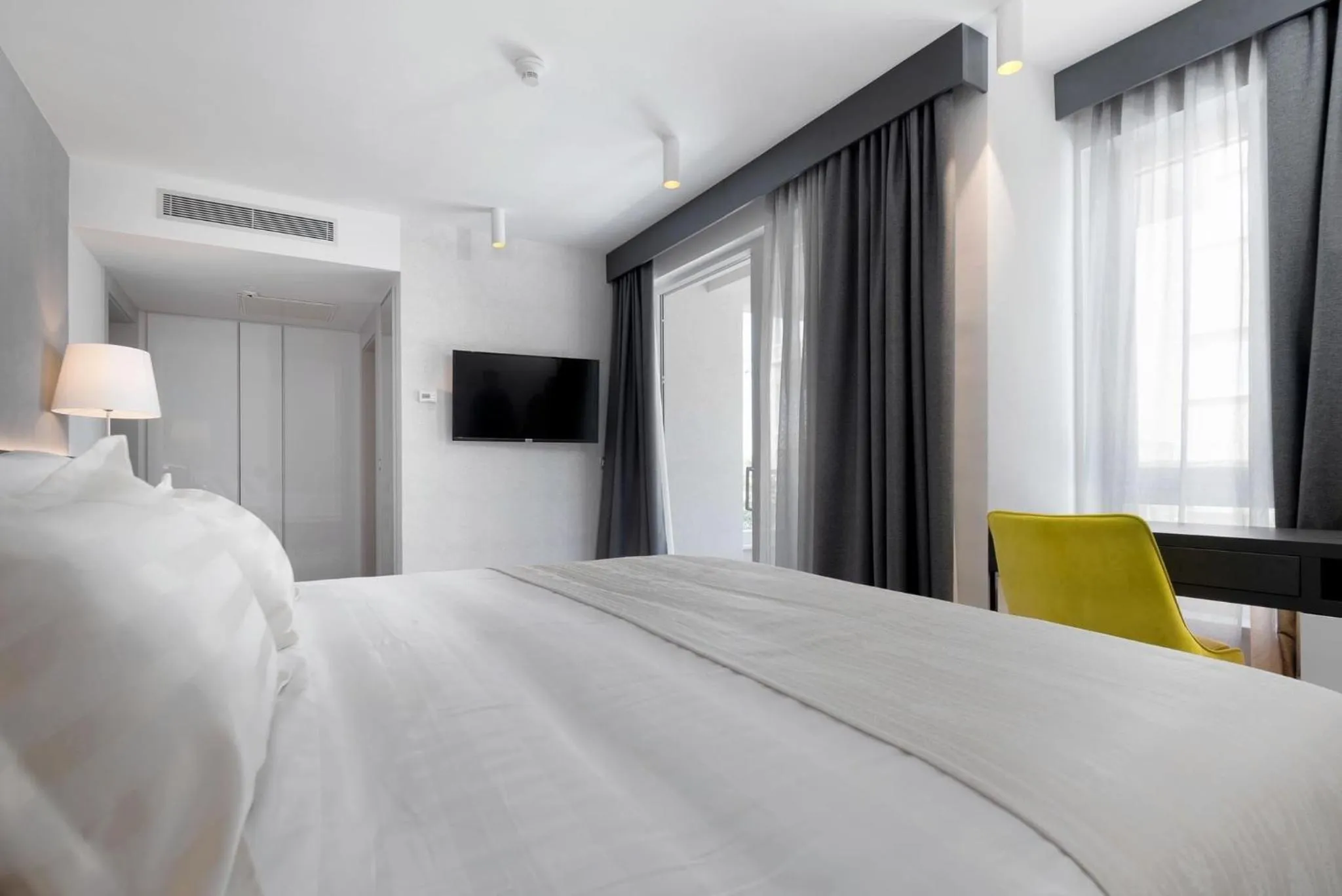 Bed in Boutique Hotel Mirjam