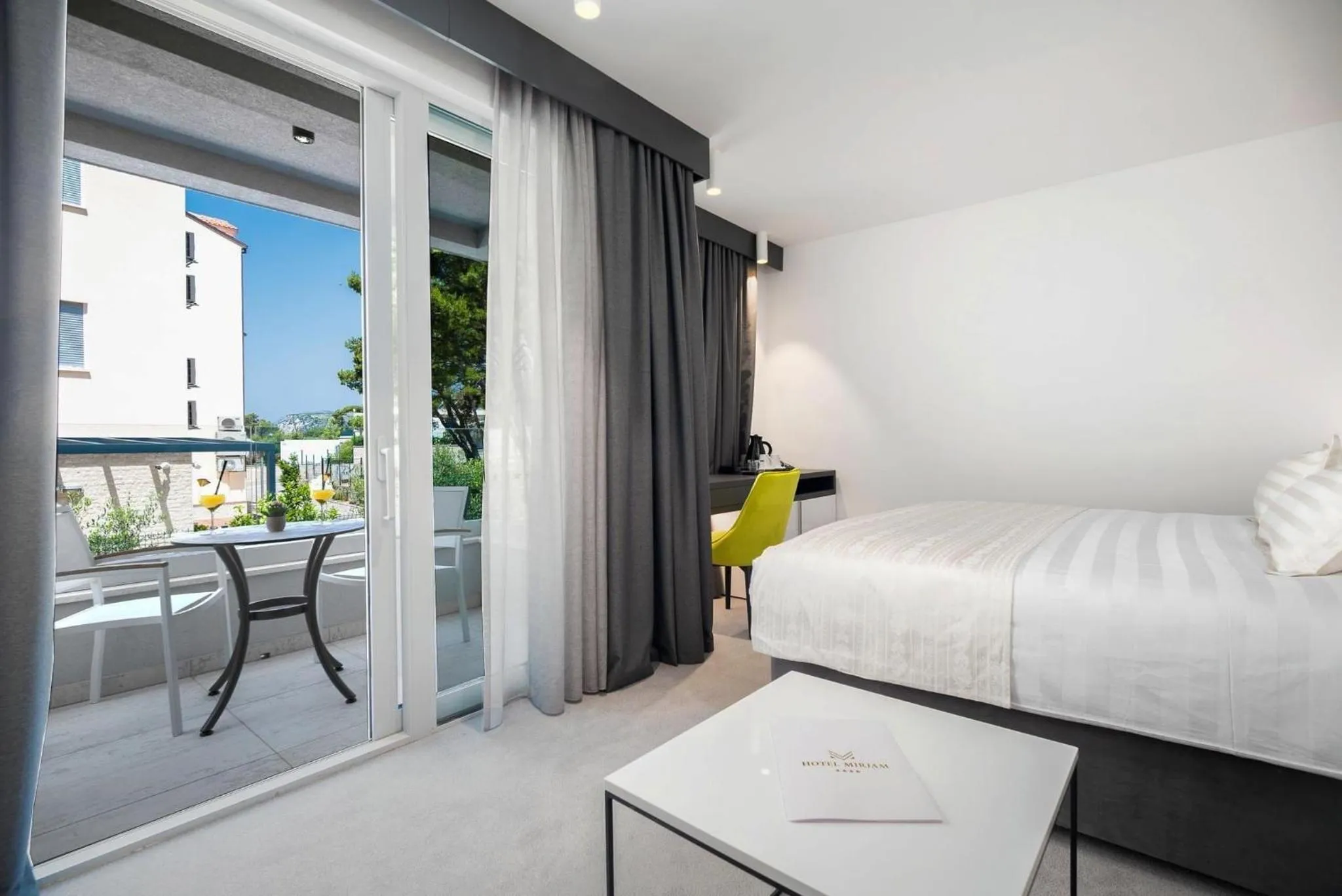 Garden, Bed in Boutique Hotel Mirjam