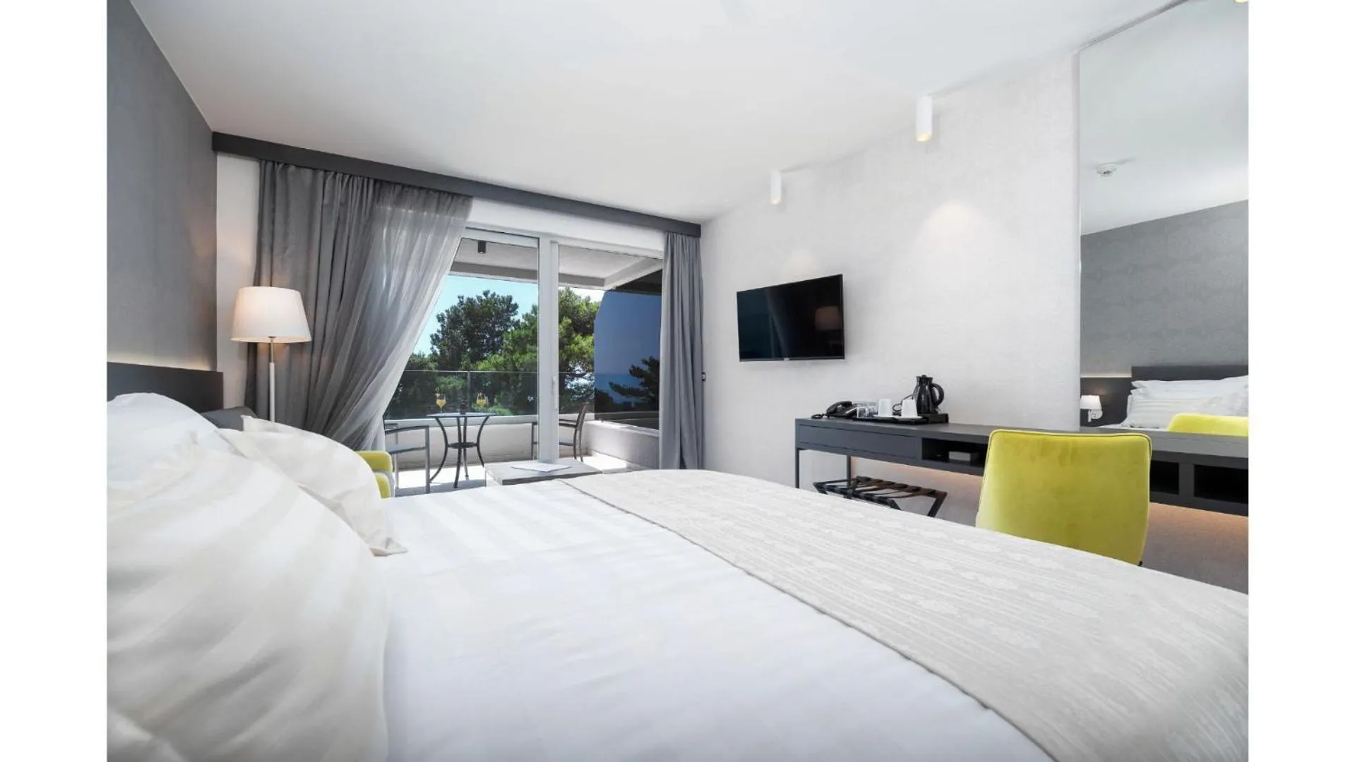 Bed in Boutique Hotel Mirjam