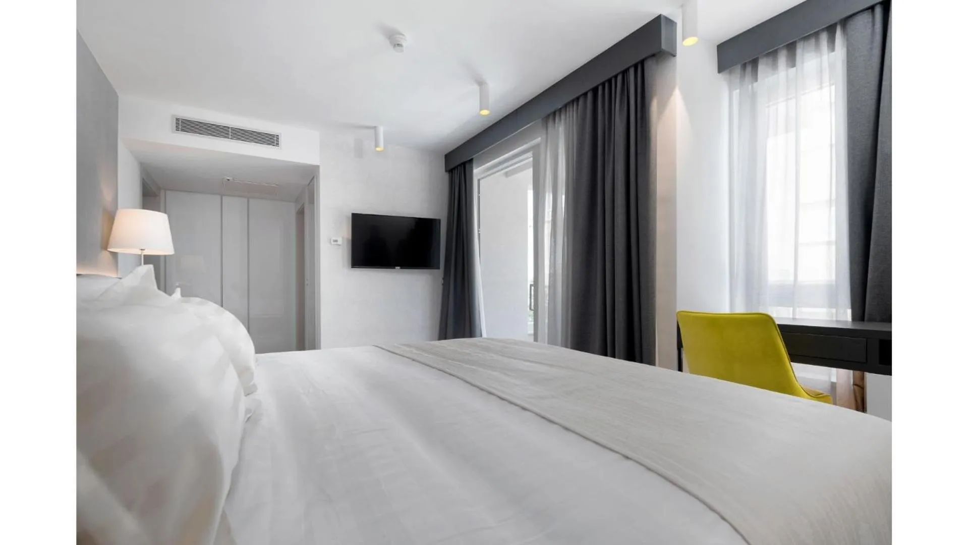 Bed in Boutique Hotel Mirjam