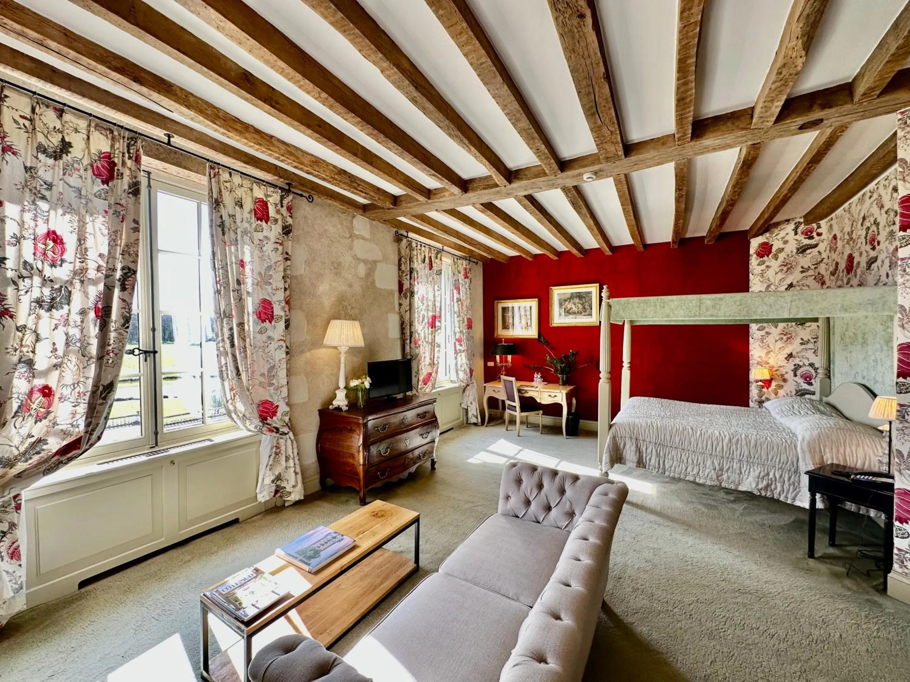 Bed in Chateau des Arpentis