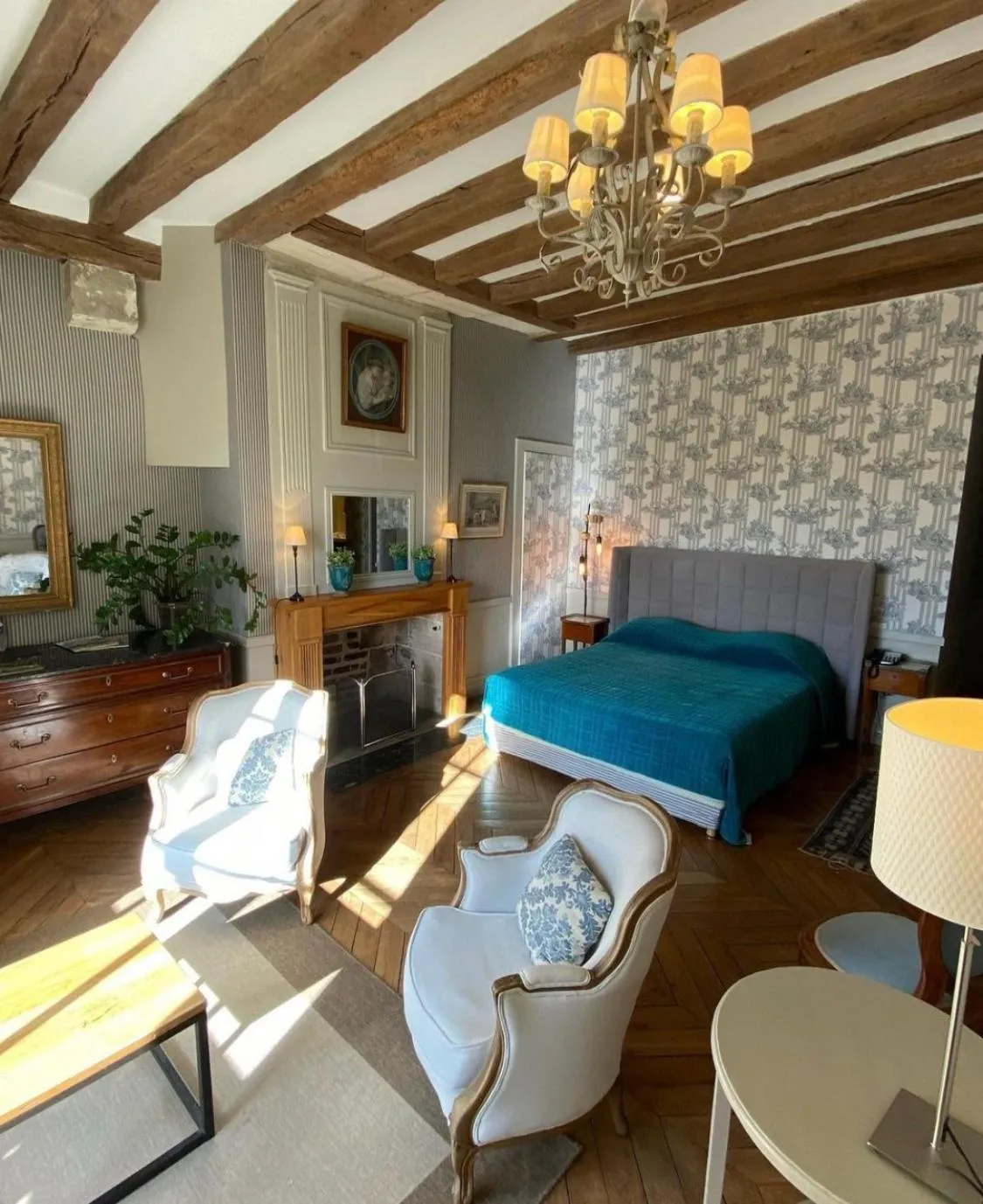 Bed in Chateau des Arpentis