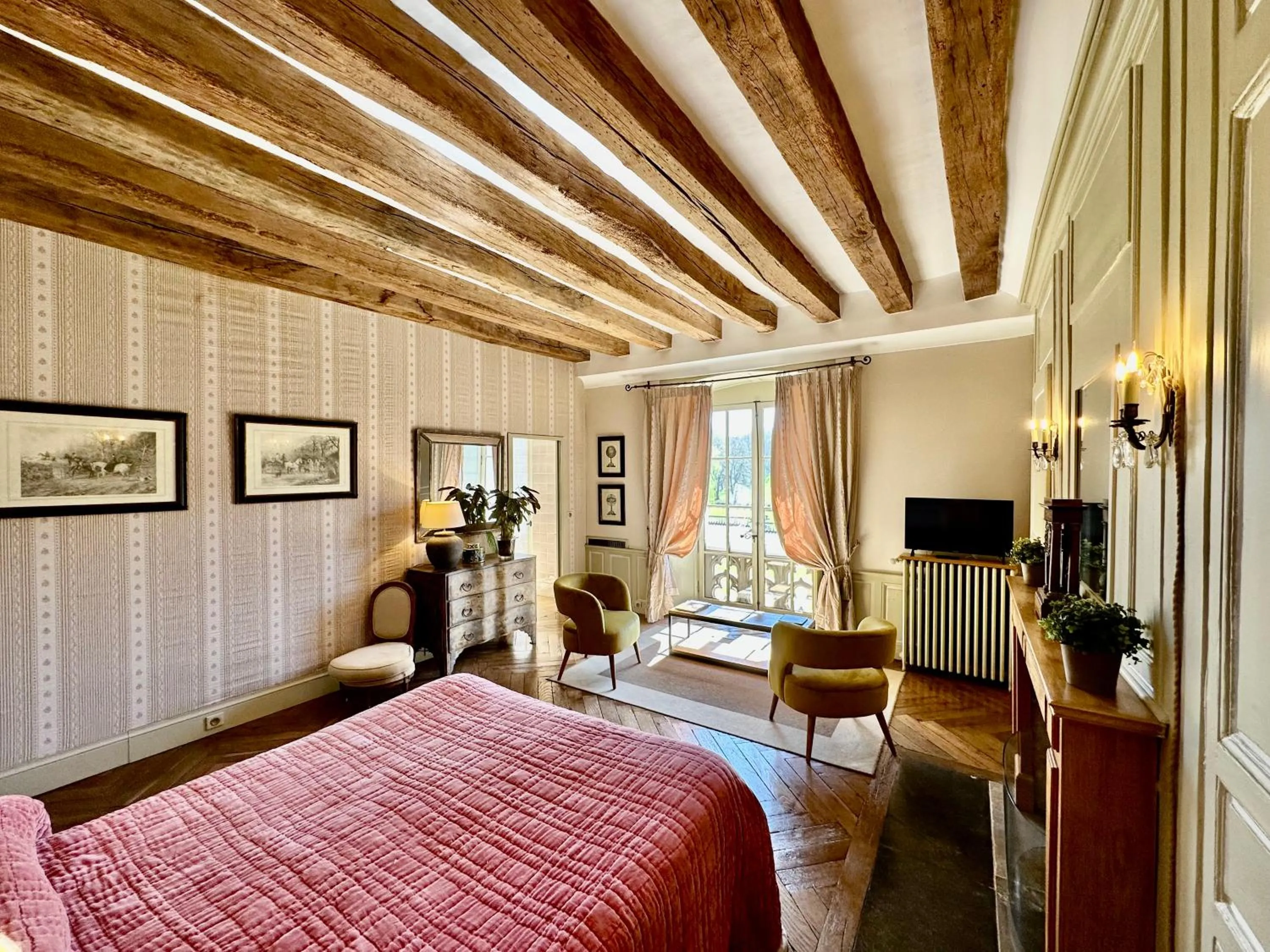 Bed in Chateau des Arpentis
