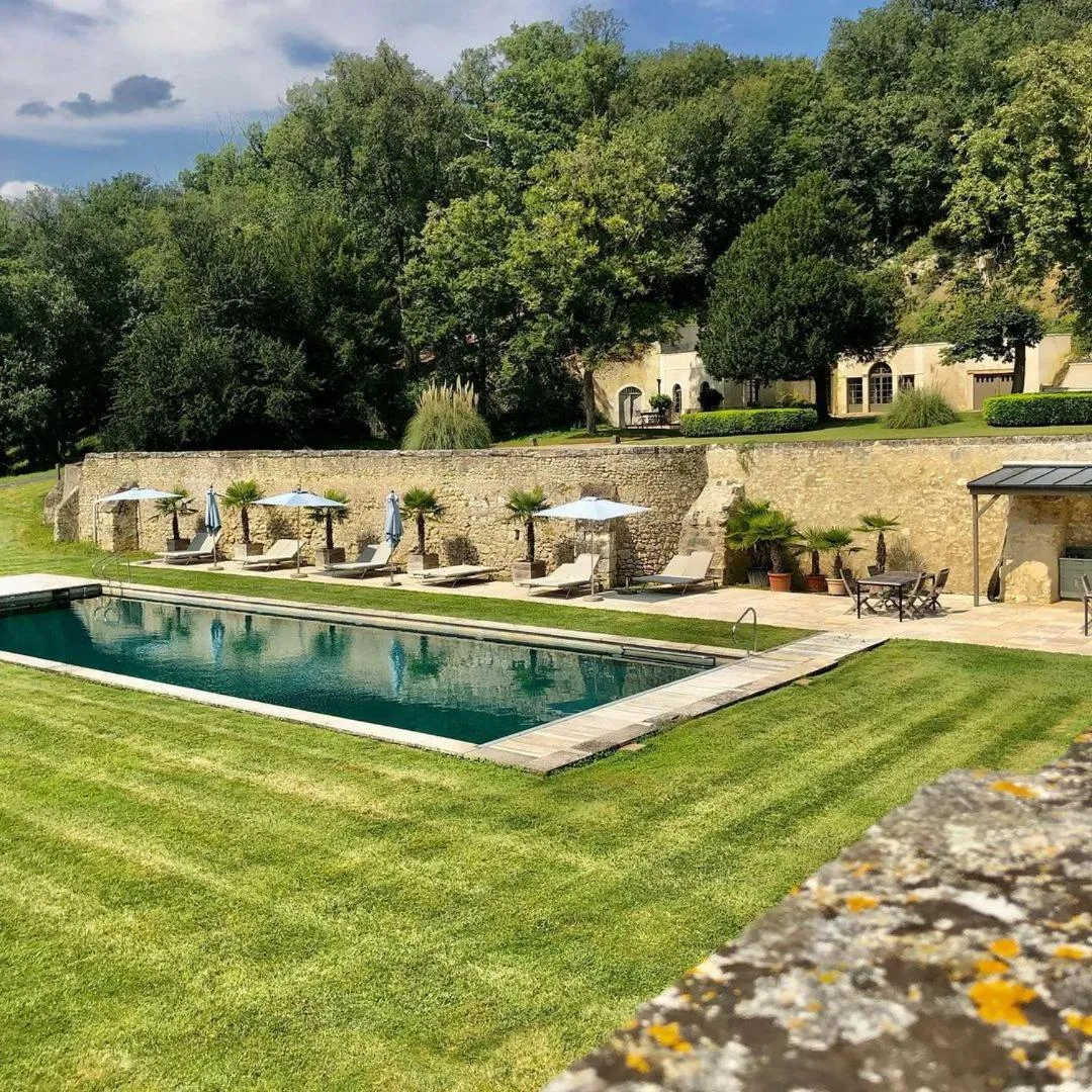 Day in Chateau des Arpentis