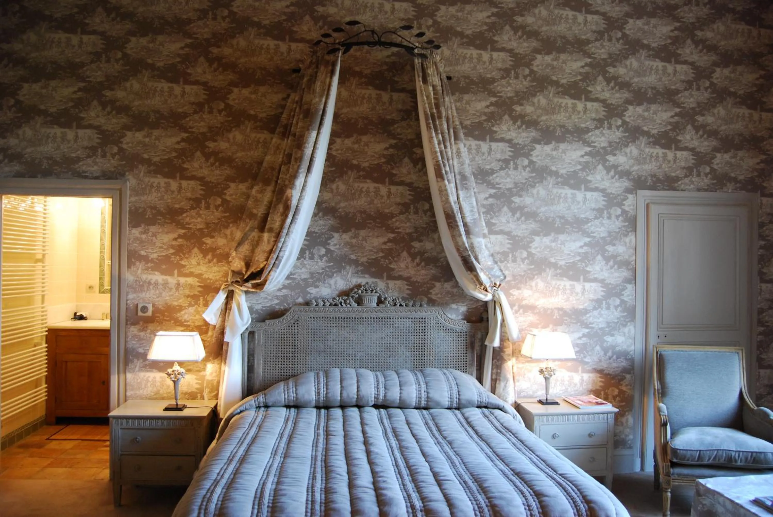 Bed in Chateau des Arpentis