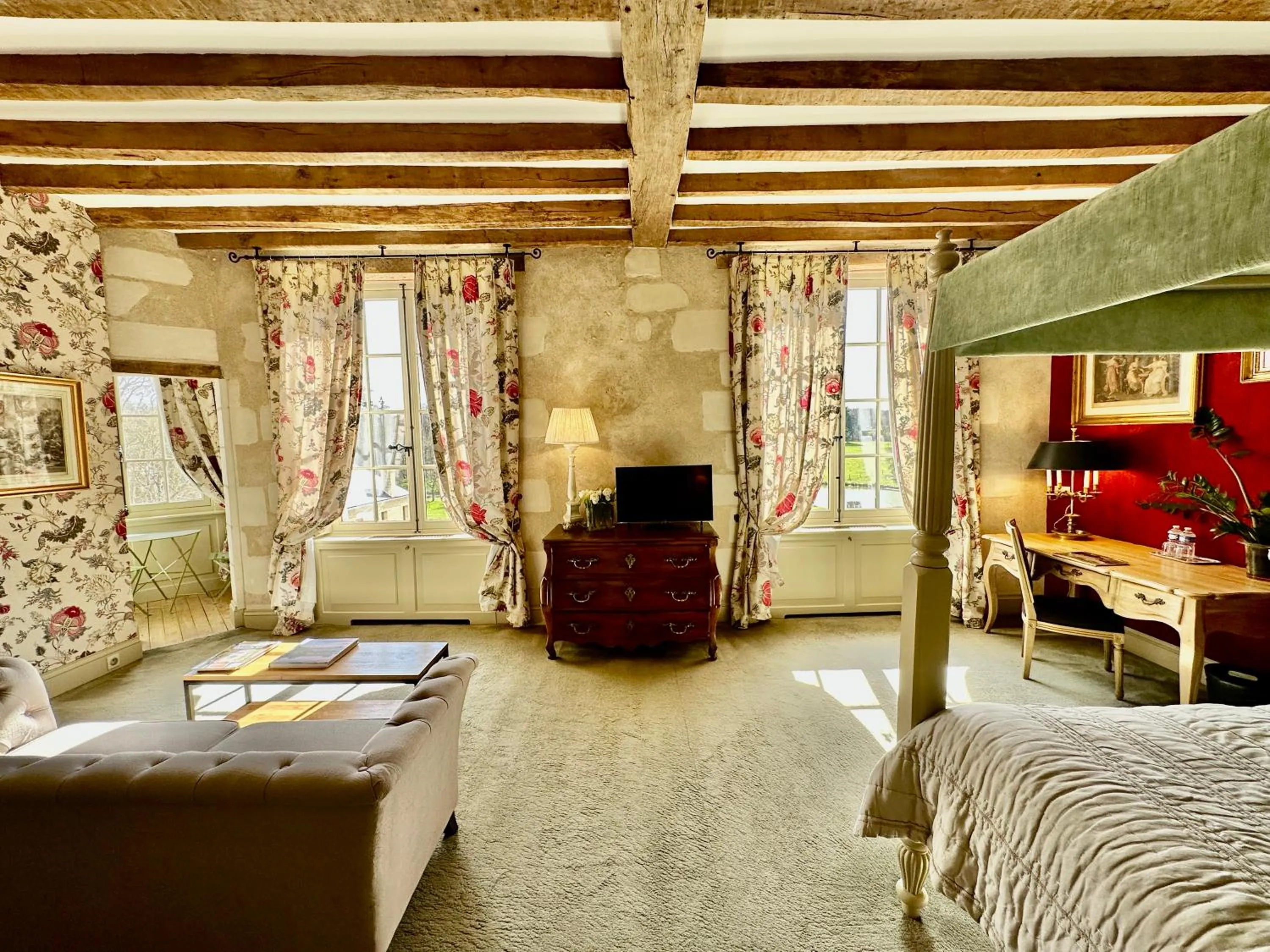 Bed in Chateau des Arpentis
