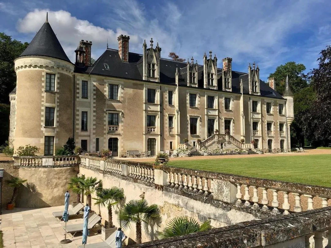 Property building in Chateau des Arpentis