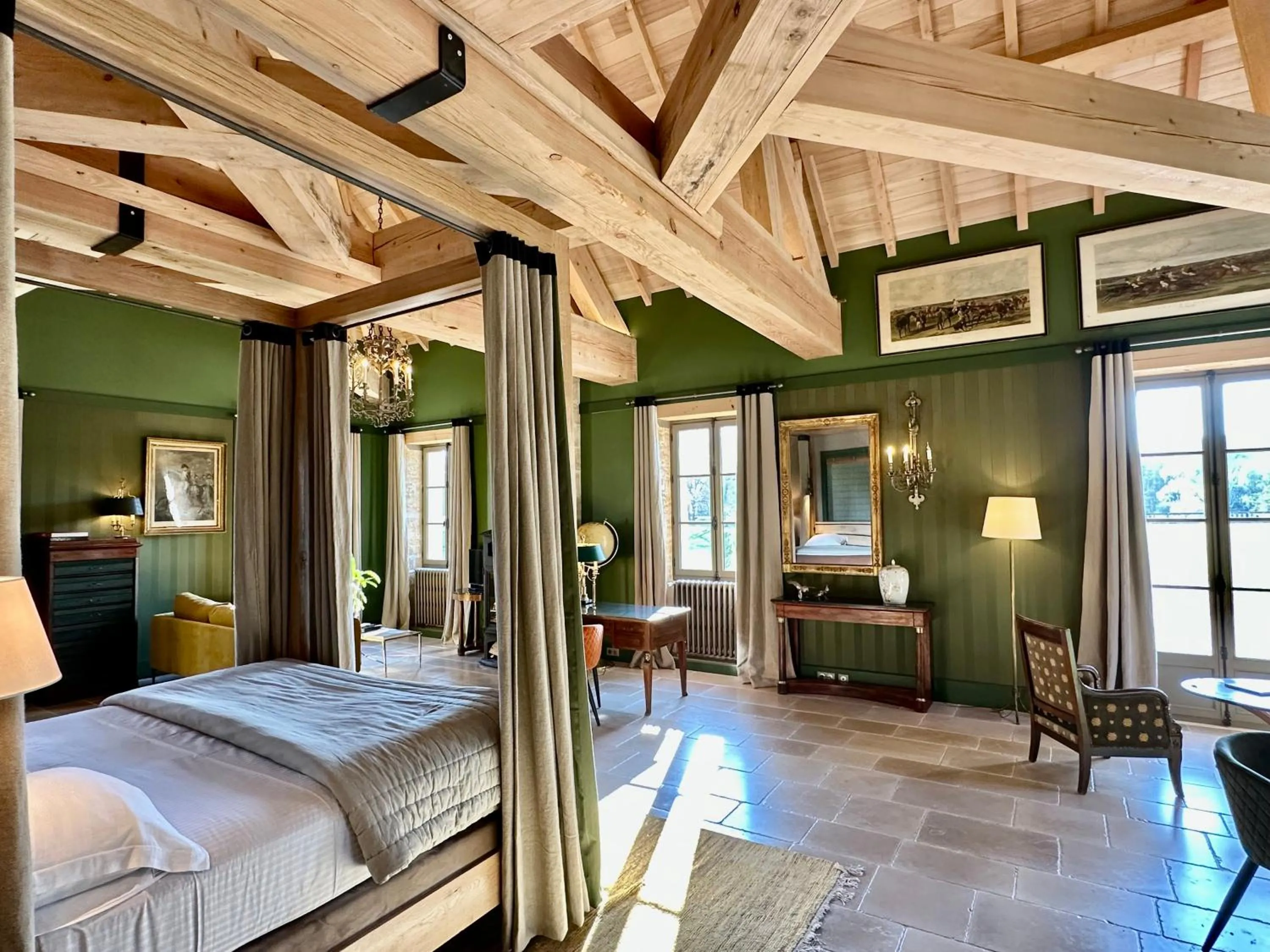 Bed in Chateau des Arpentis