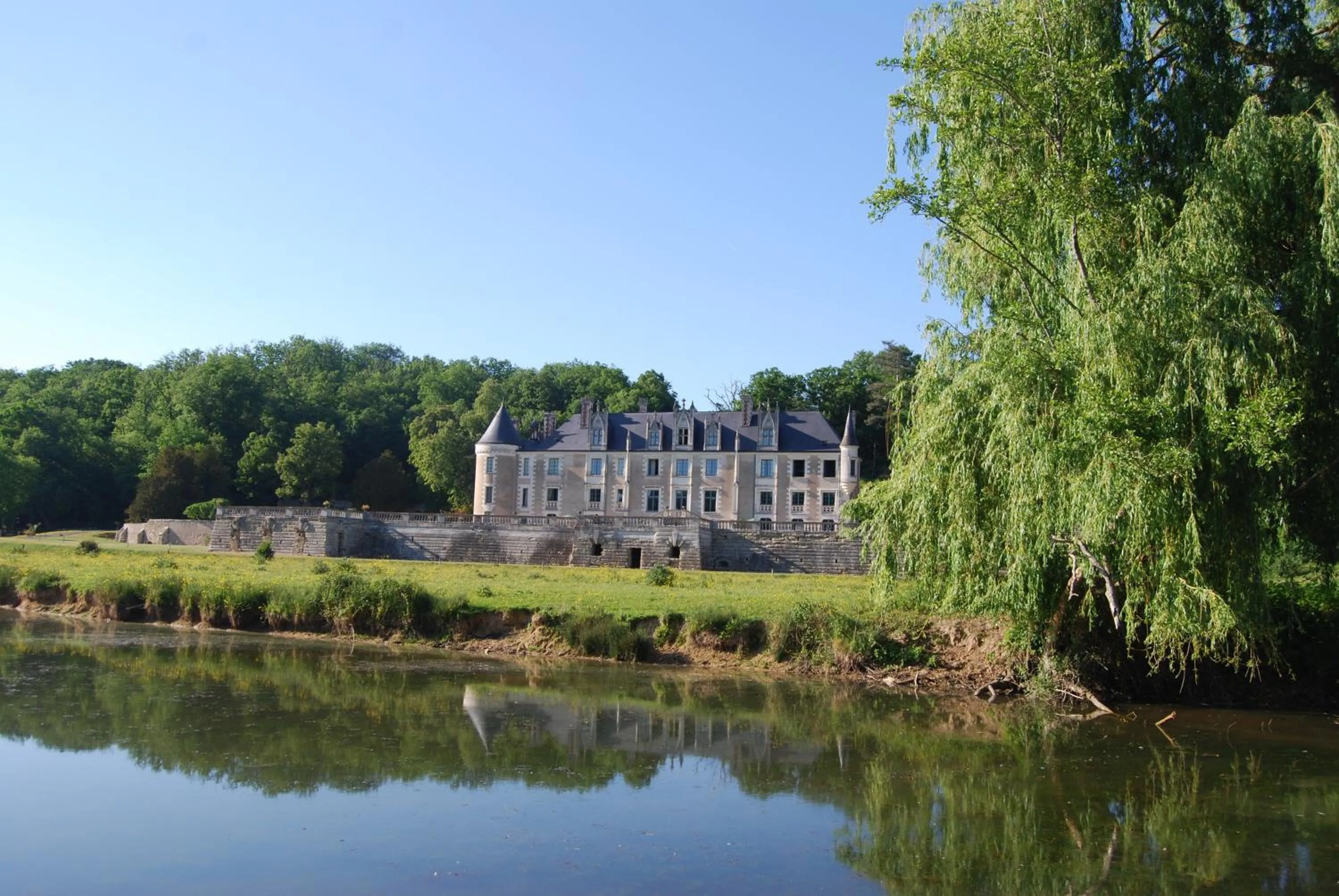 Facade/entrance in Chateau des Arpentis