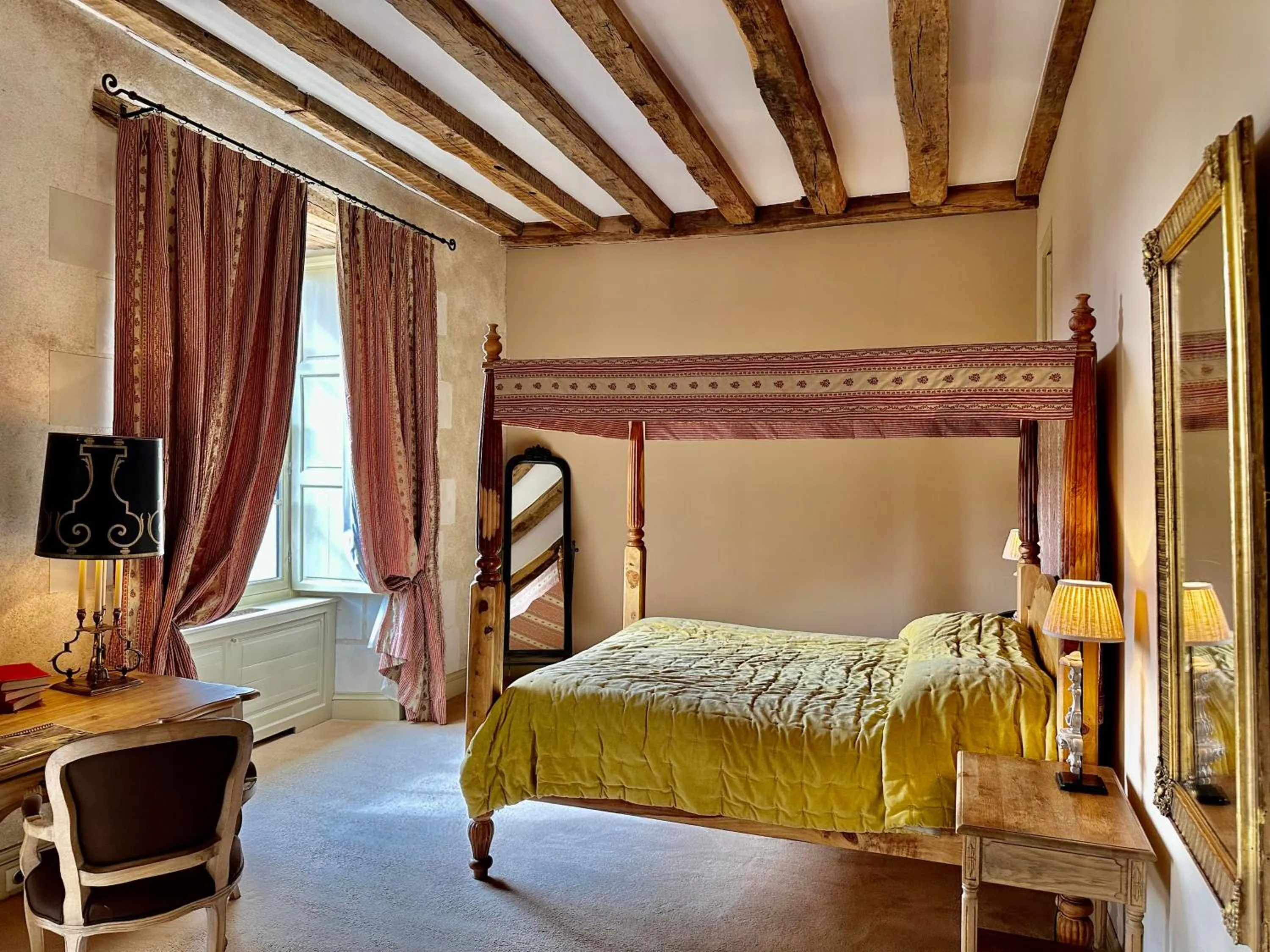 Bed in Chateau des Arpentis