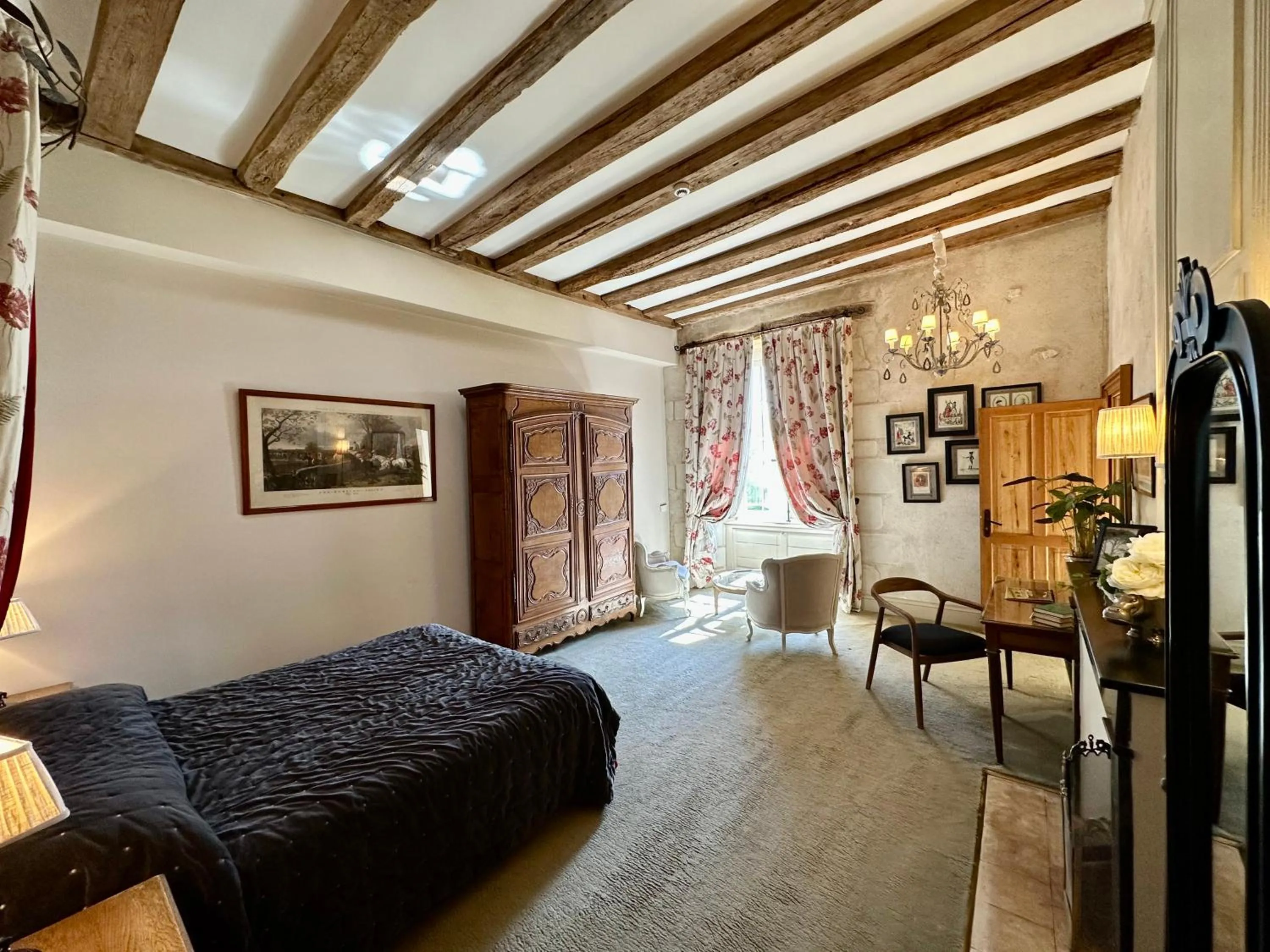 Bed in Chateau des Arpentis