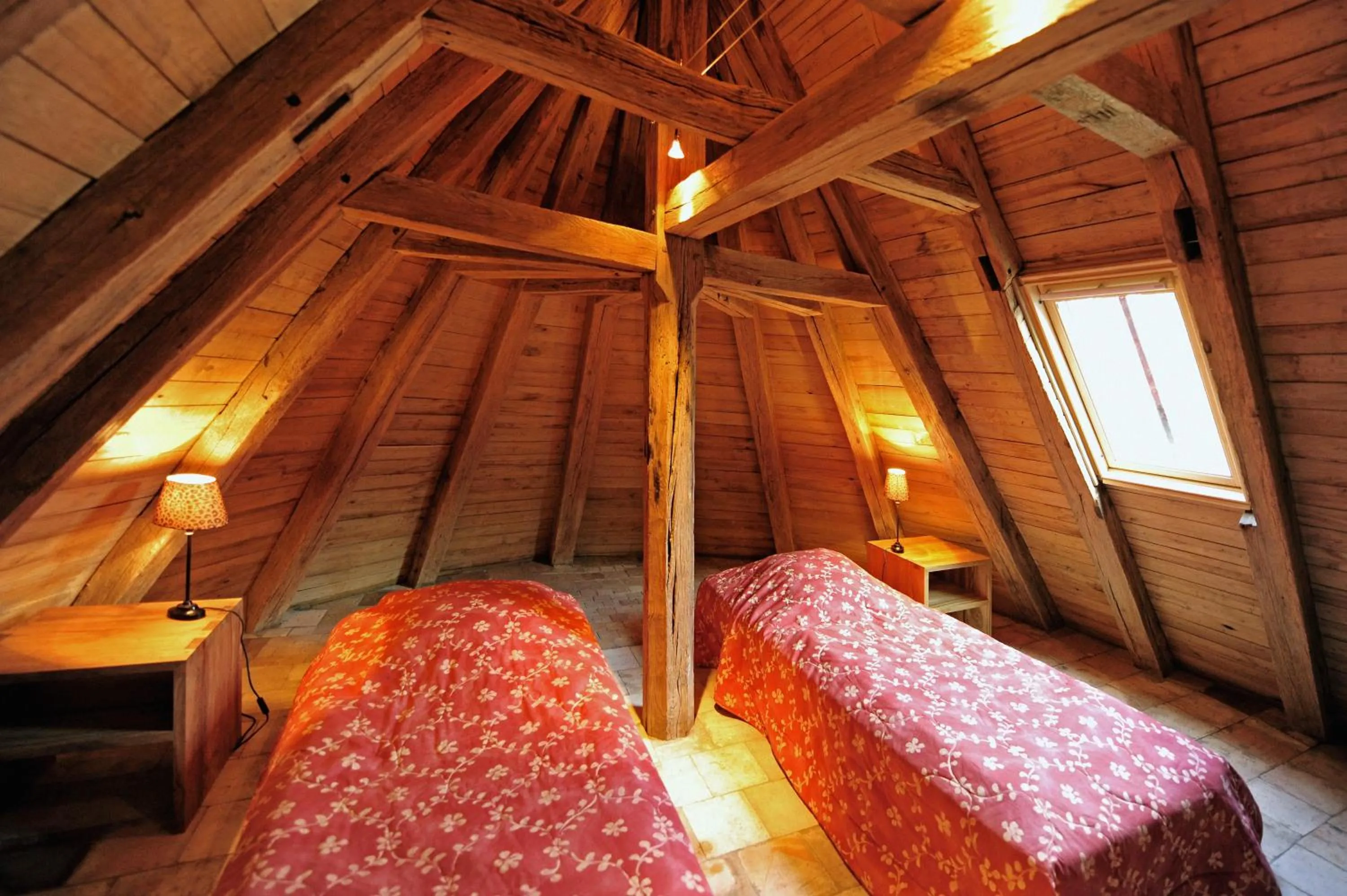 Photo of the whole room, Bed in Chateau des Arpentis