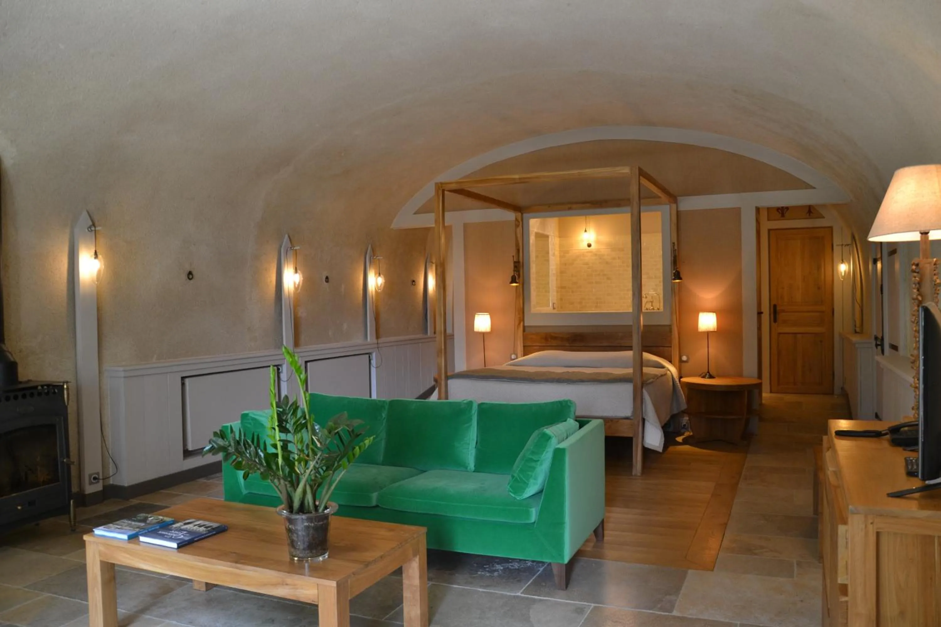 Bedroom, Bed in Chateau des Arpentis