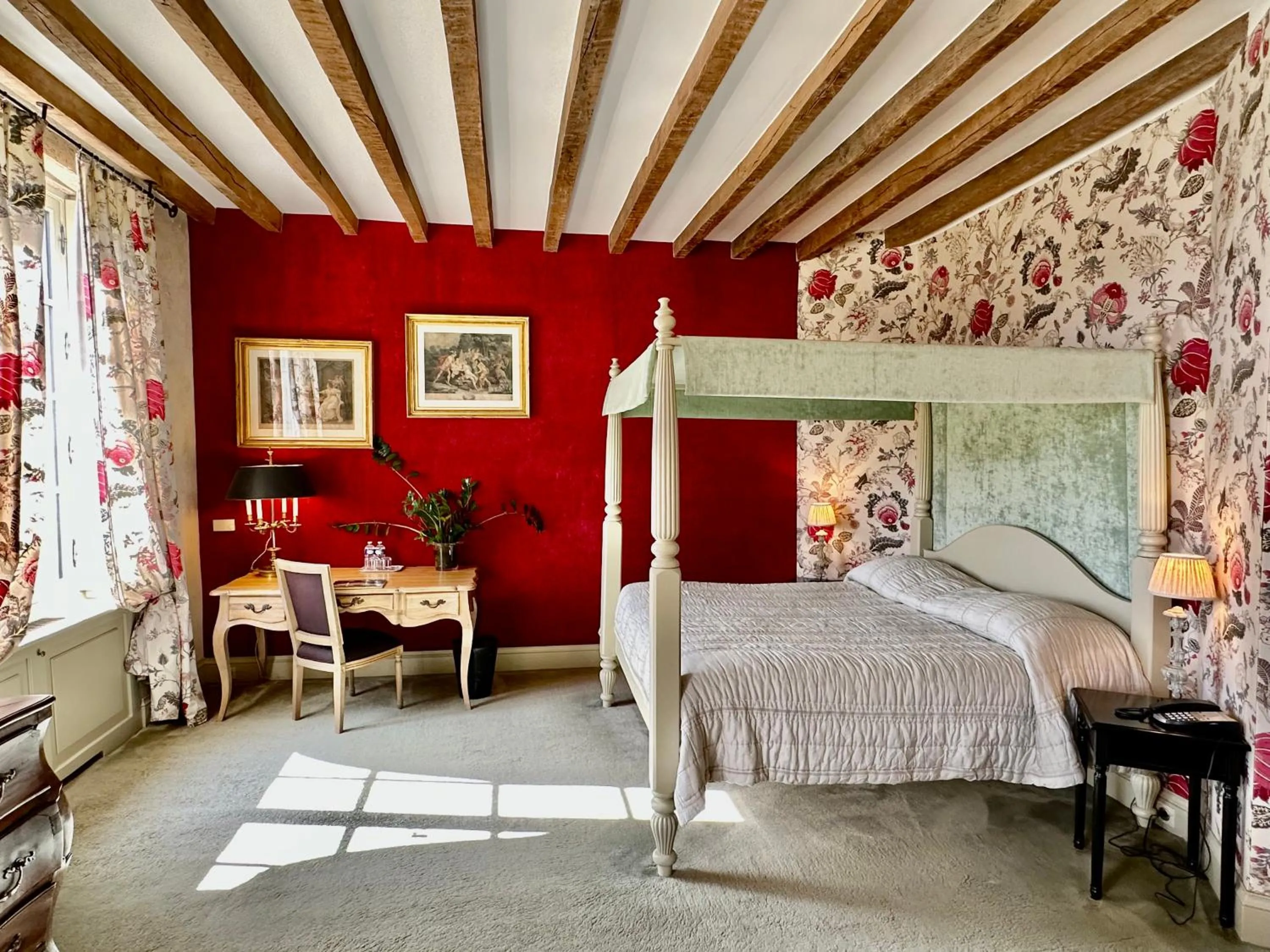 Bed in Chateau des Arpentis