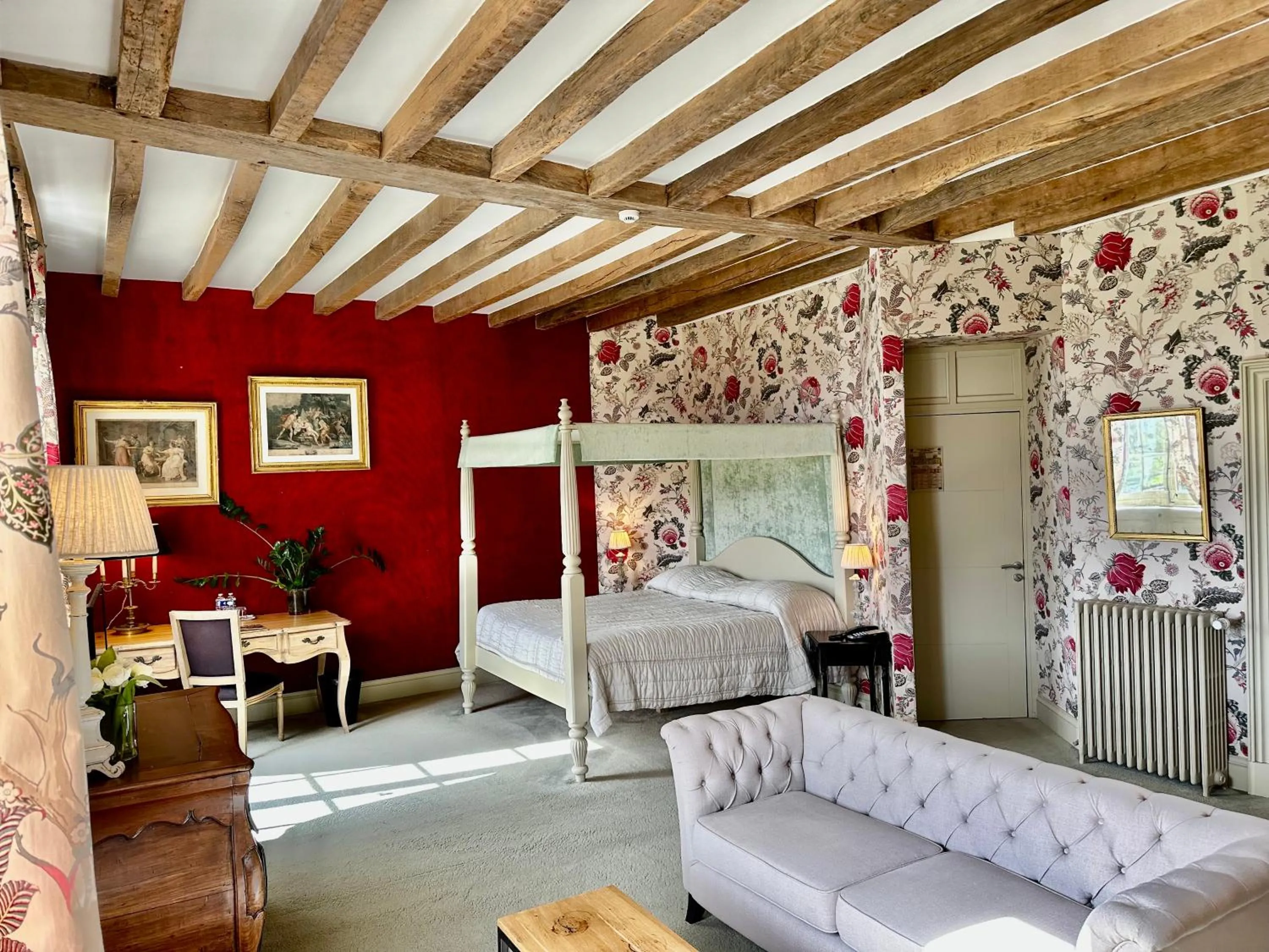 Bed in Chateau des Arpentis