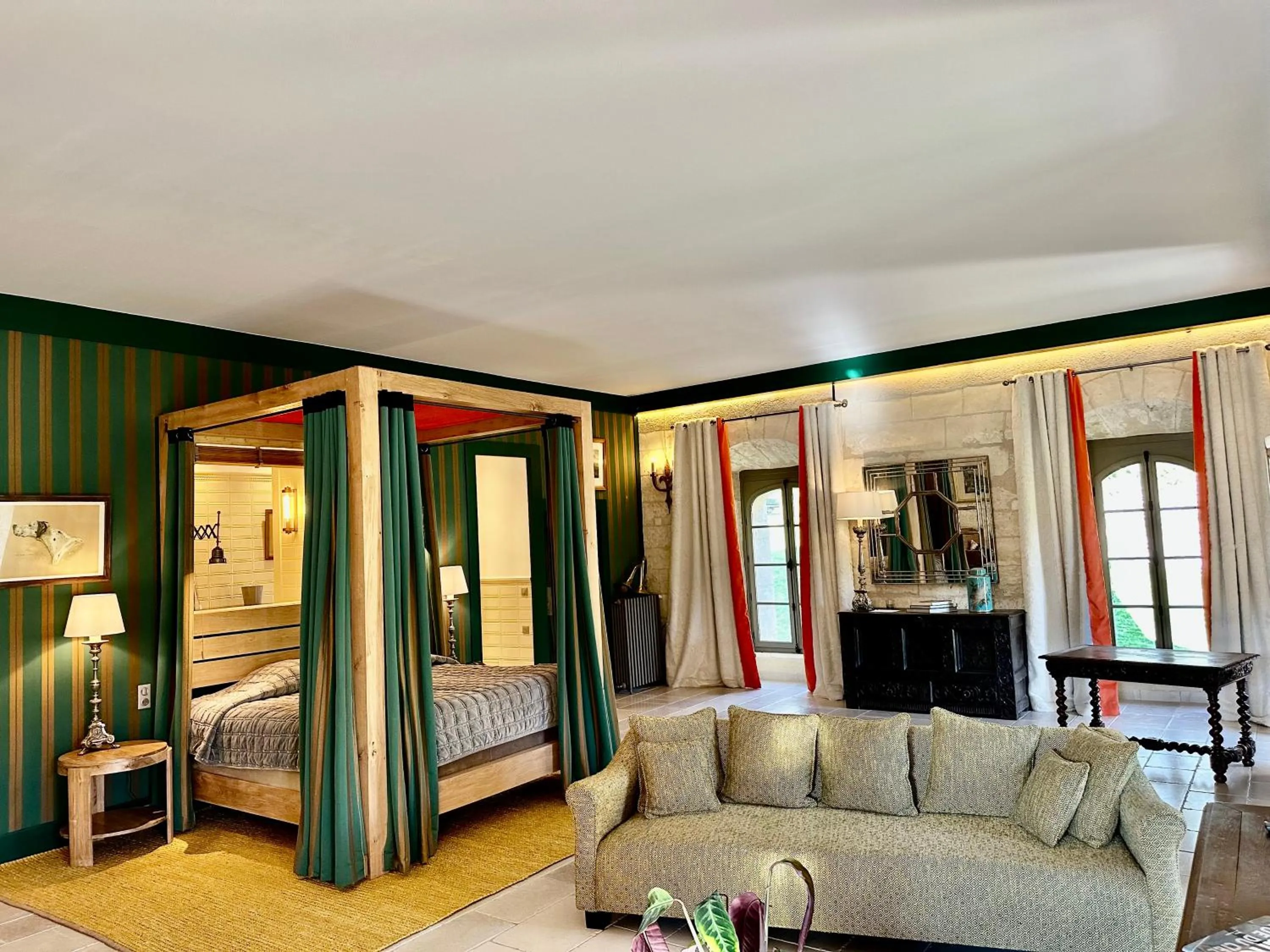 Bed in Chateau des Arpentis