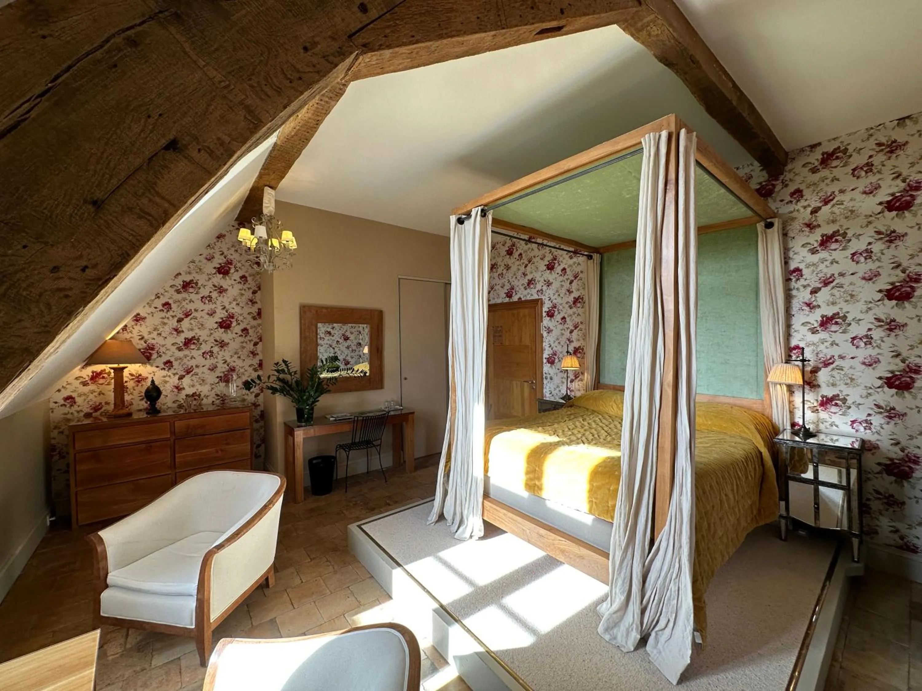 Bed in Chateau des Arpentis